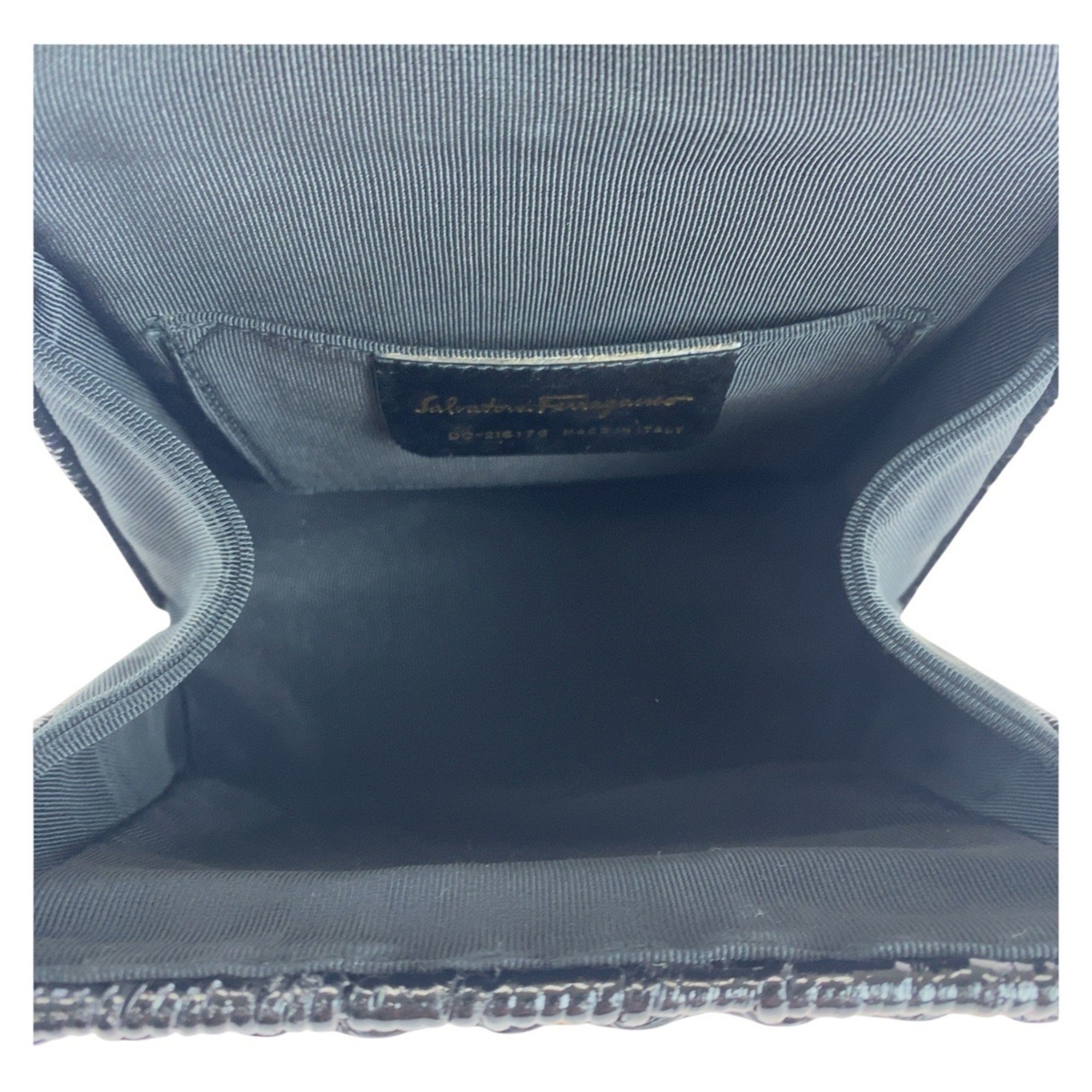Salvatore Ferragamo Black Handbag (Pre-Owned)