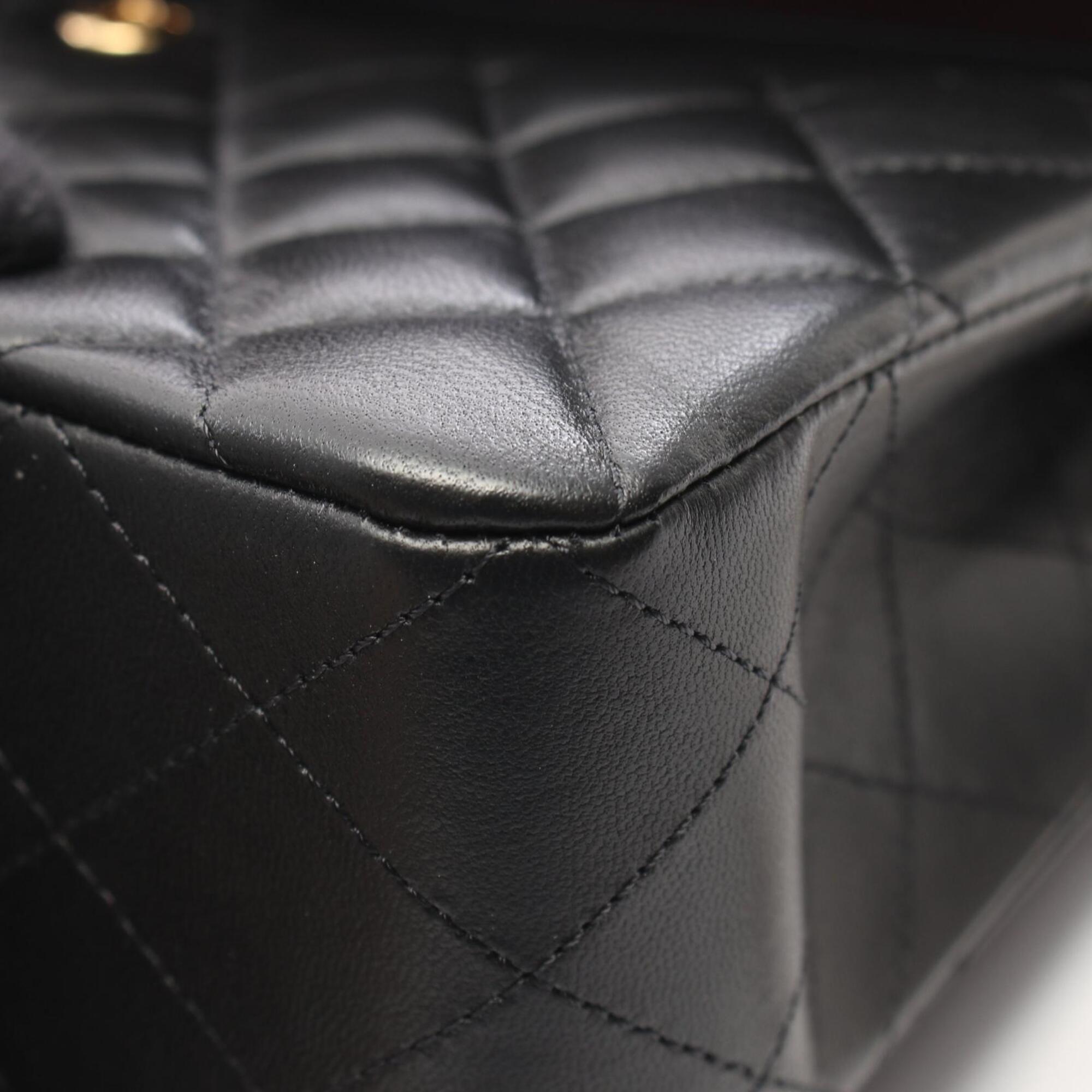 Chanel Black Leather Handbag Shoulder Bag (Pre-Owned)