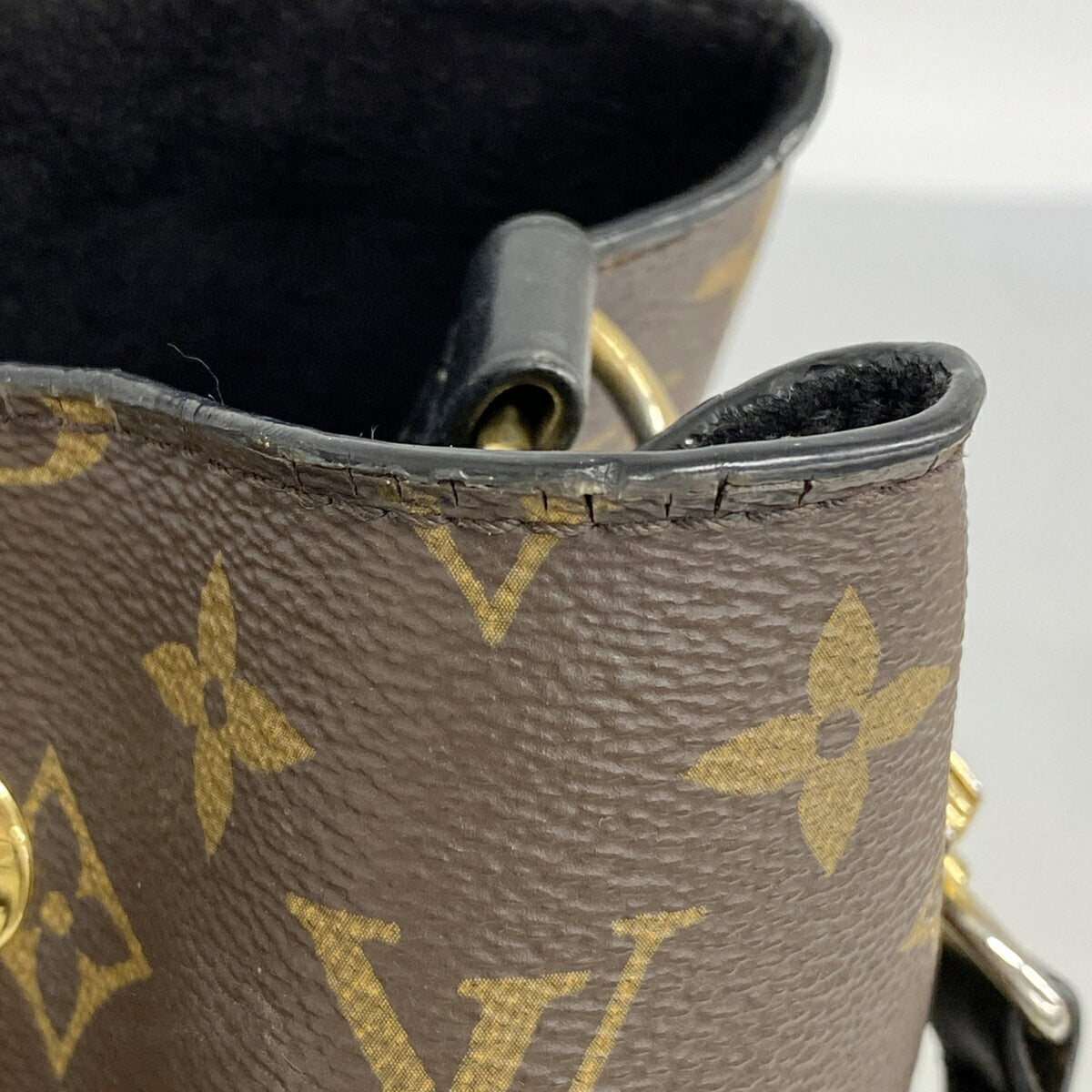 Louis Vuitton Brown Shoulder Bag (Pre-Owned)