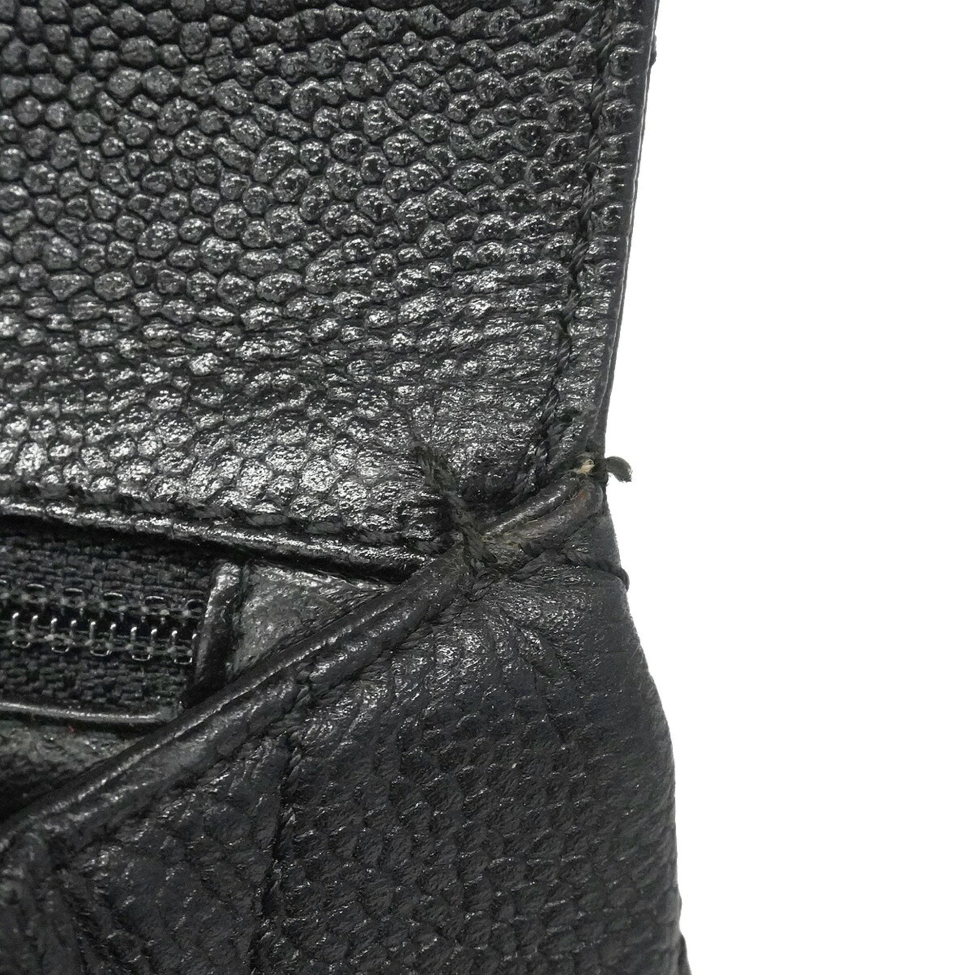 Chanel Black Grained Calfskin Handbag (Pre-Owned)