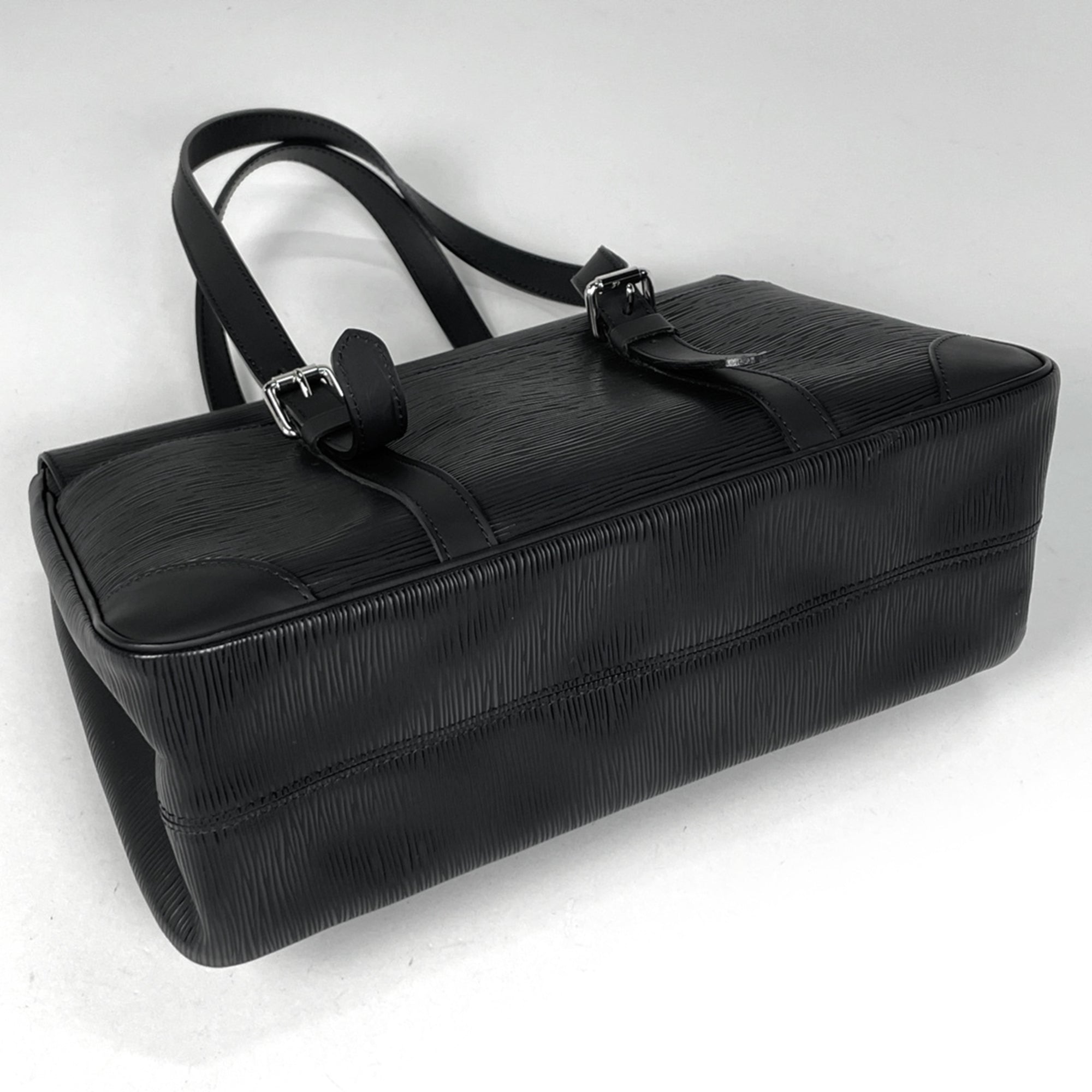 Louis Vuitton Epi Black Noir Epi Leather Handbag Shoulder Bag (Pre-Owned)