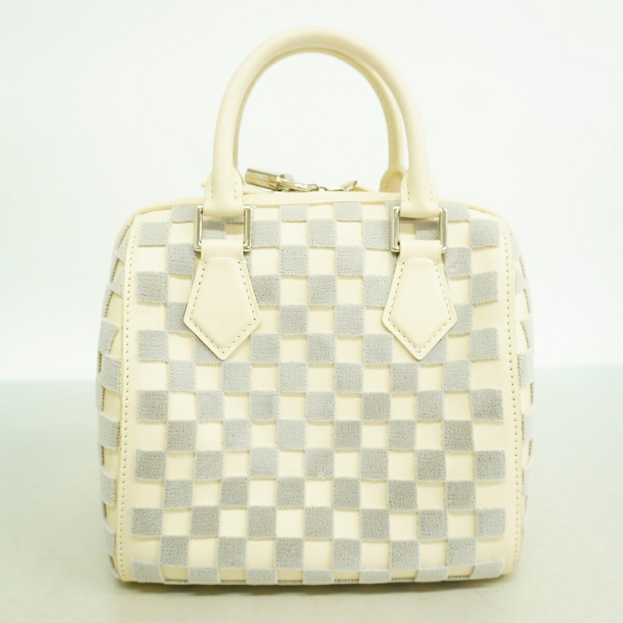 Louis Vuitton Gris Handbag (Pre-Owned)