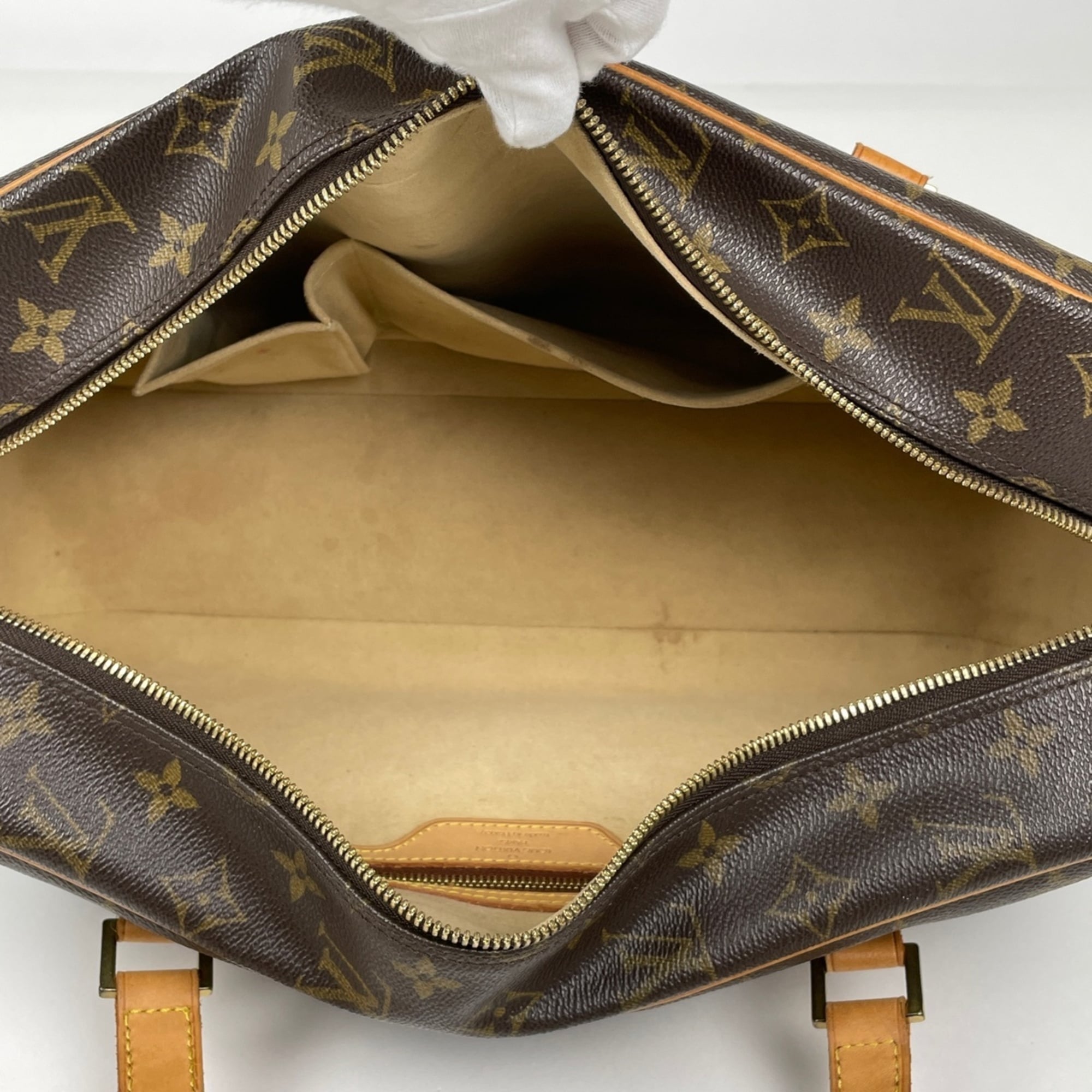 Louis Vuitton Brown Monogram Shoulder Bag (Pre-Owned)