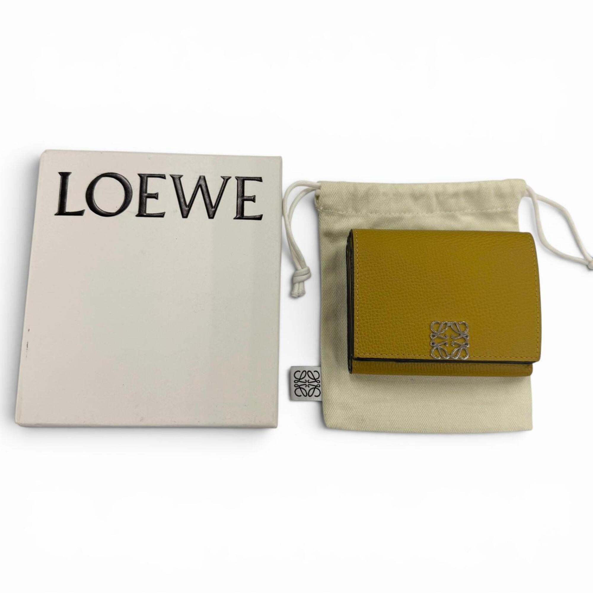 Loewe Brown Leather Wallet (Tri-Fold) (Pre-Owned)