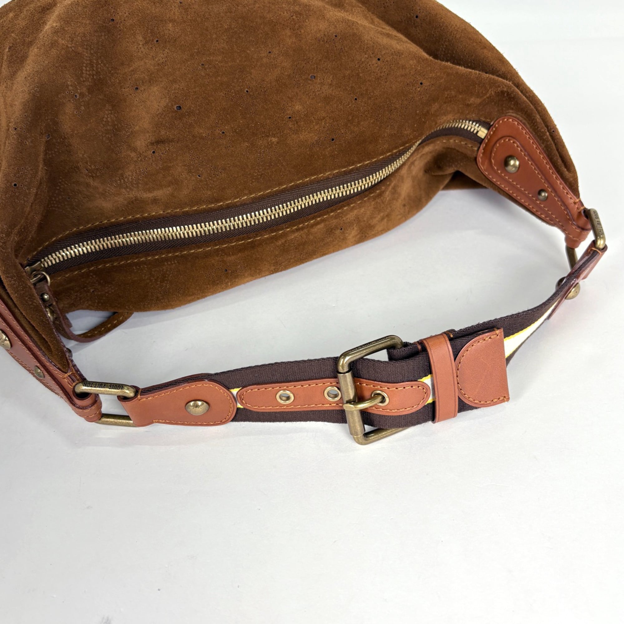 Louis Vuitton Cacao Suede Shoulder Bag (Pre-Owned)