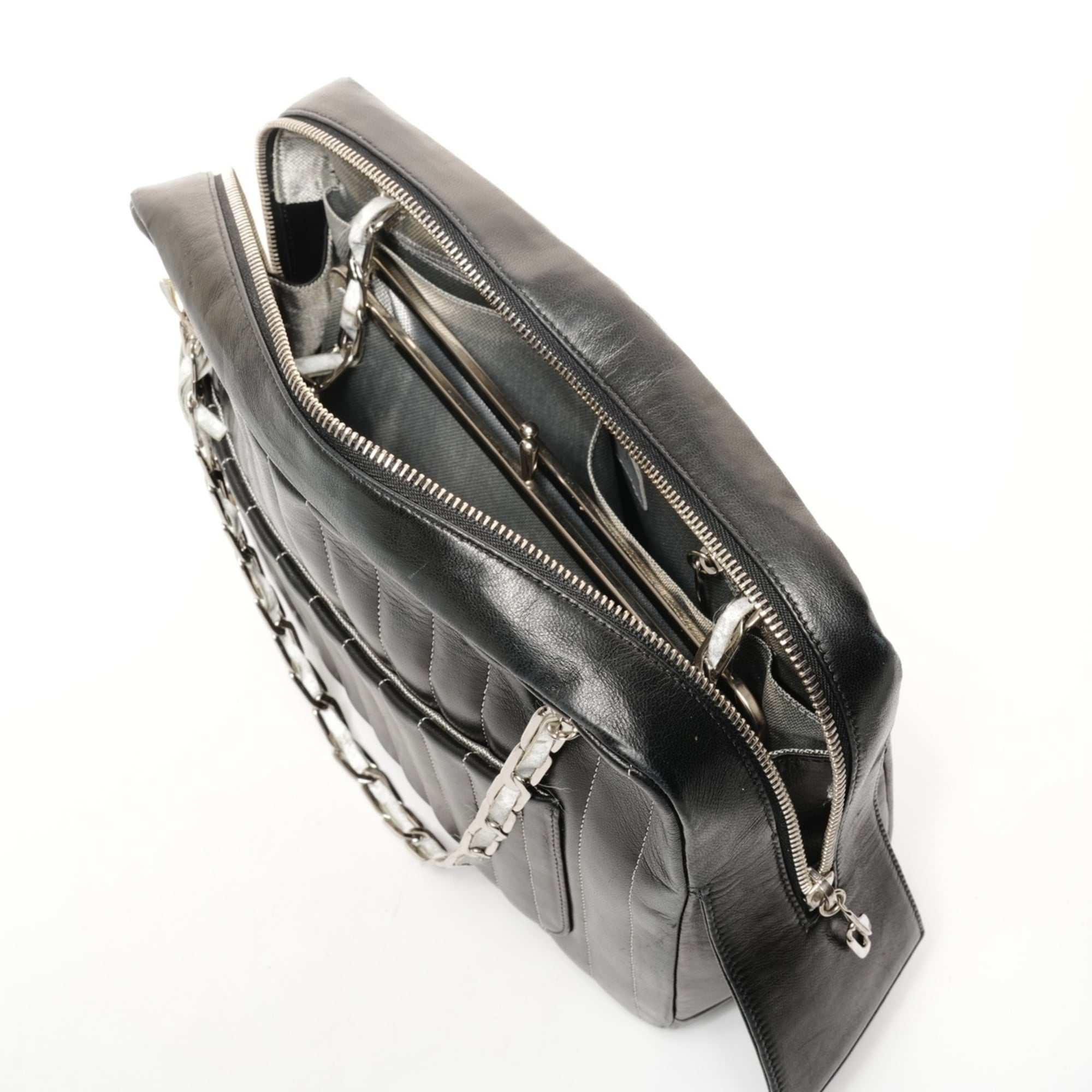 Chanel Black Shoulder Bag (Pre-Owned)
