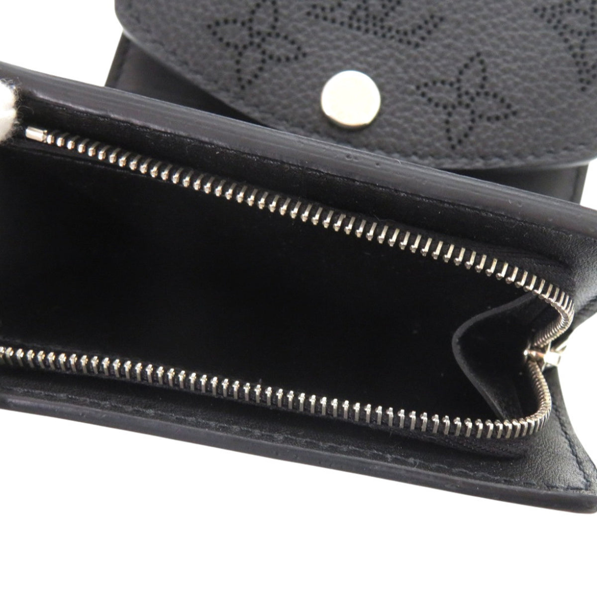 Louis Vuitton Black Noir Mahina Leather Wallet (Tri-Fold) (Pre-Owned)