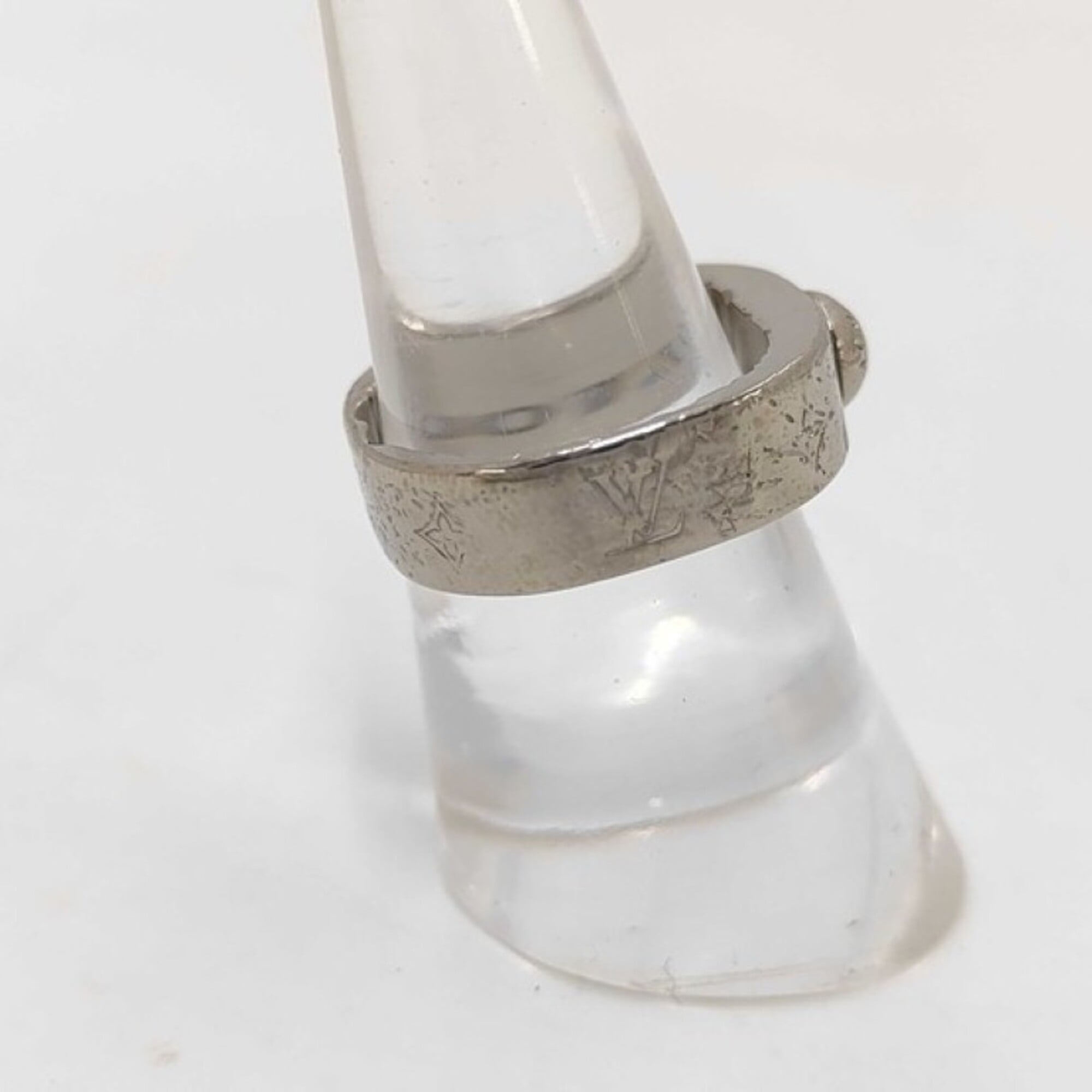 Louis Vuitton Silver Metal Band Ring (Pre-Owned)
