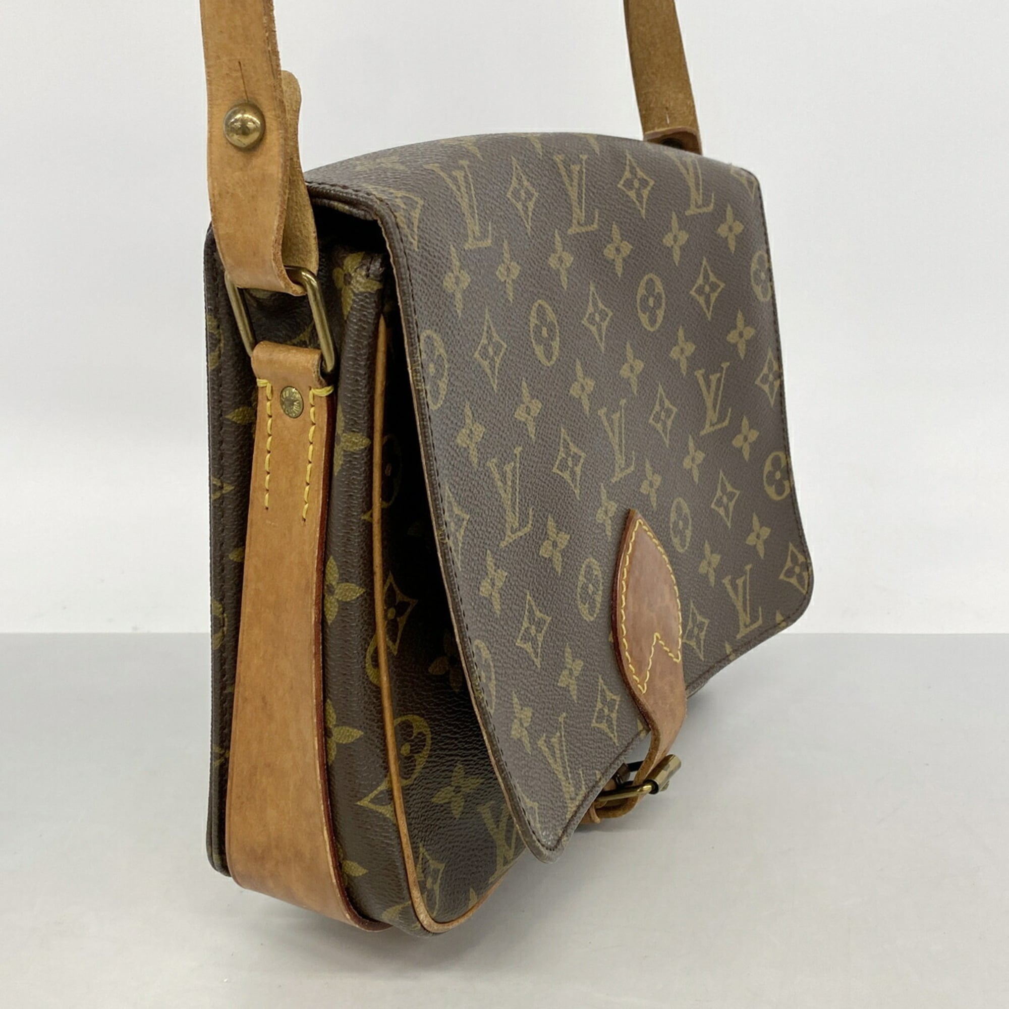 Louis Vuitton Brown Shoulder Bag (Pre-Owned)