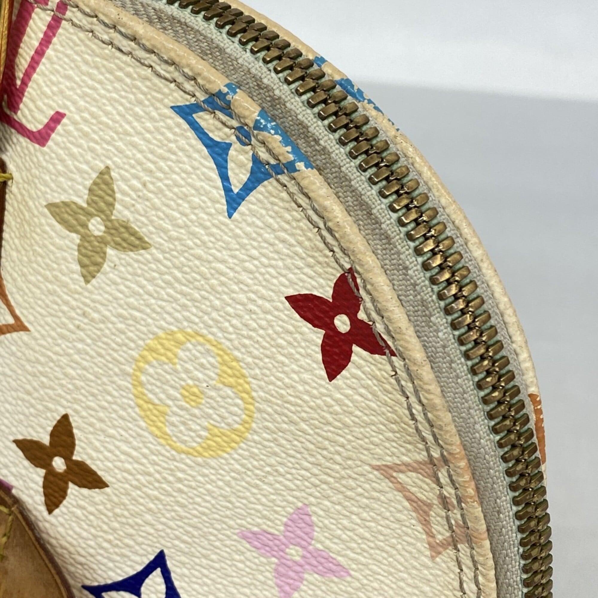 Louis Vuitton Blanc Handbag (Pre-Owned)