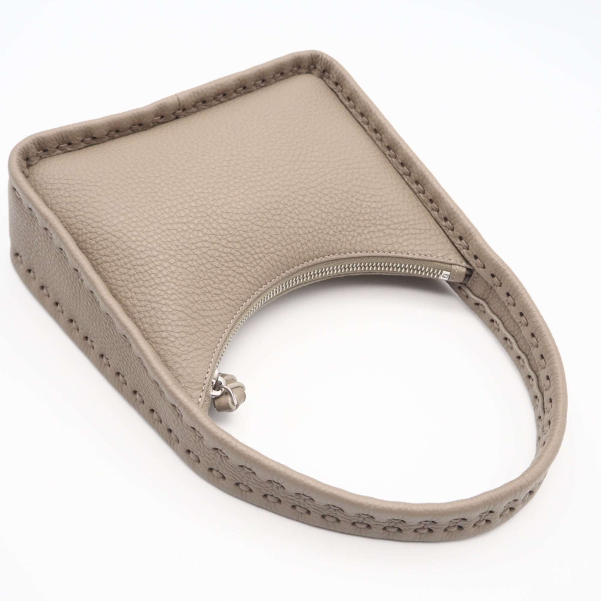 Fendi Beige Leather Handbag (Pre-Owned)