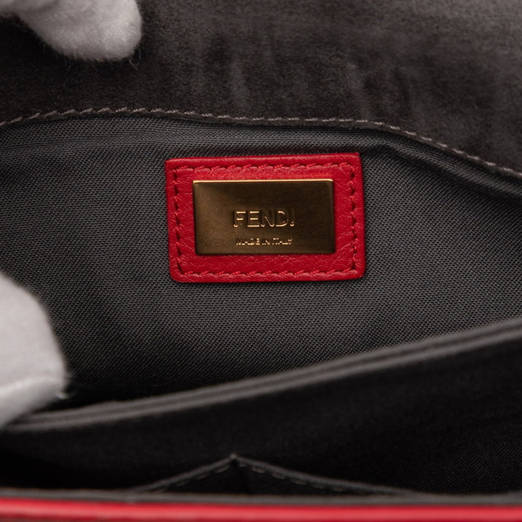 Fendi Red Color Leather Shoulder Bag (Pre-Owned)