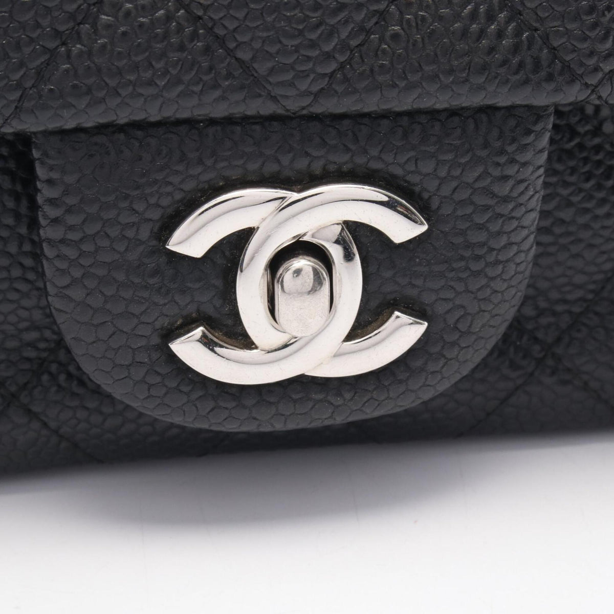 Chanel Black Grained Calfskin Handbag Shoulder Bag (Pre-Owned)