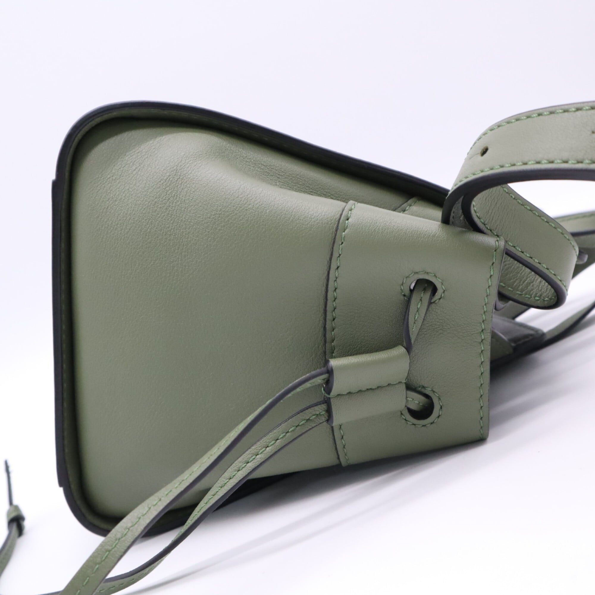 Loewe Hammock Green Leather Handbag (Pre-Owned)