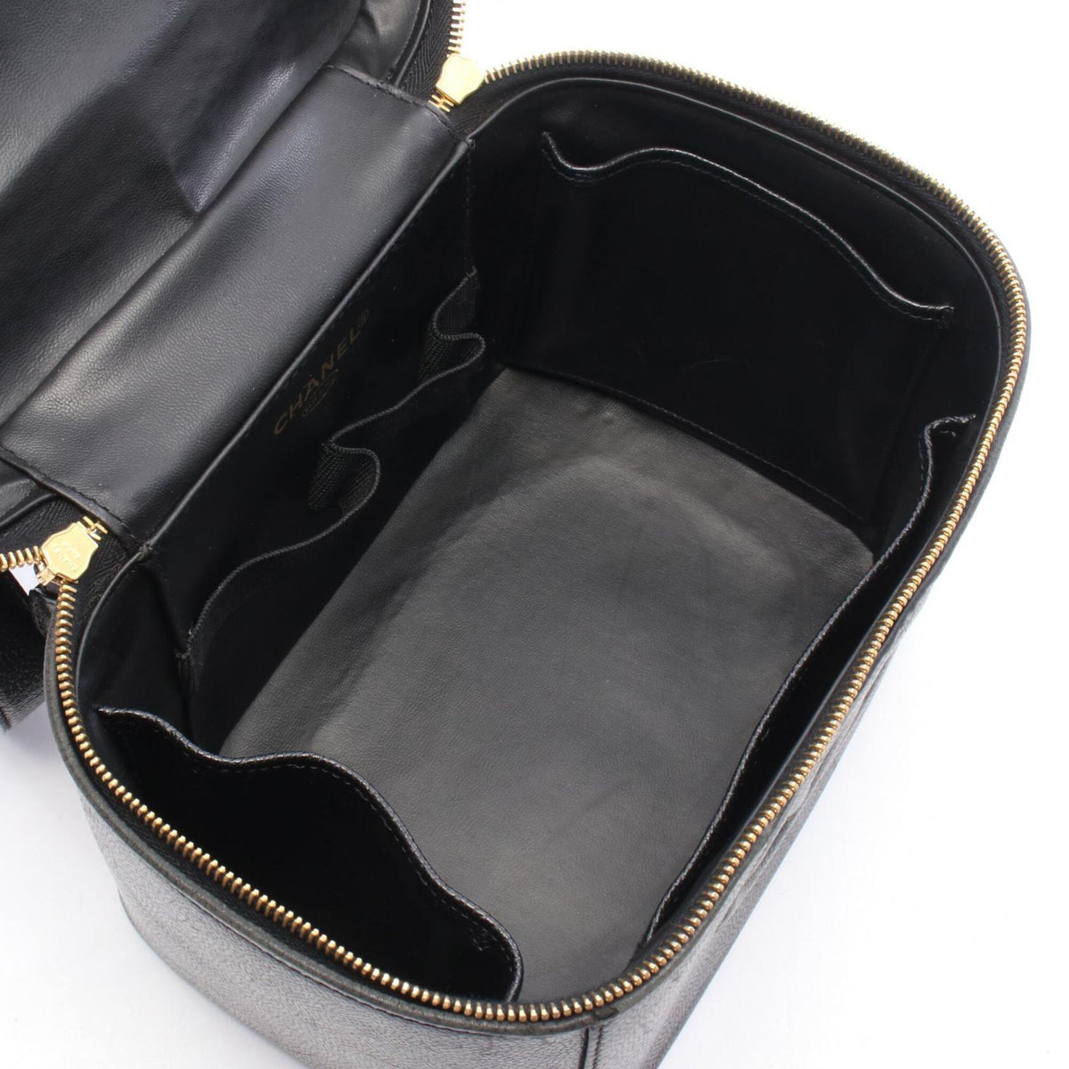 Chanel Black Grained Calfskin Handbag (Pre-Owned)