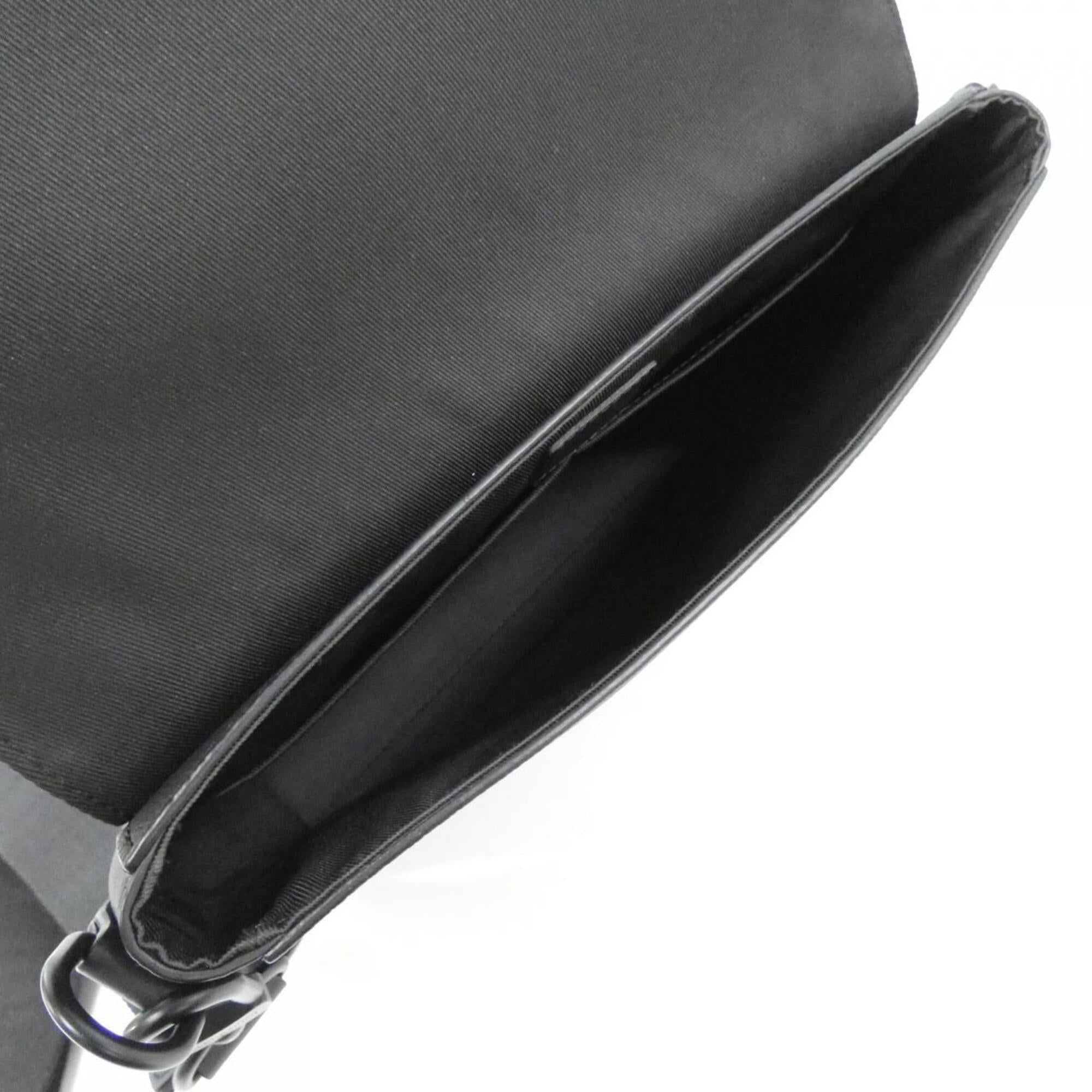 Louis Vuitton Black Leather Shoulder Bag (Pre-Owned)