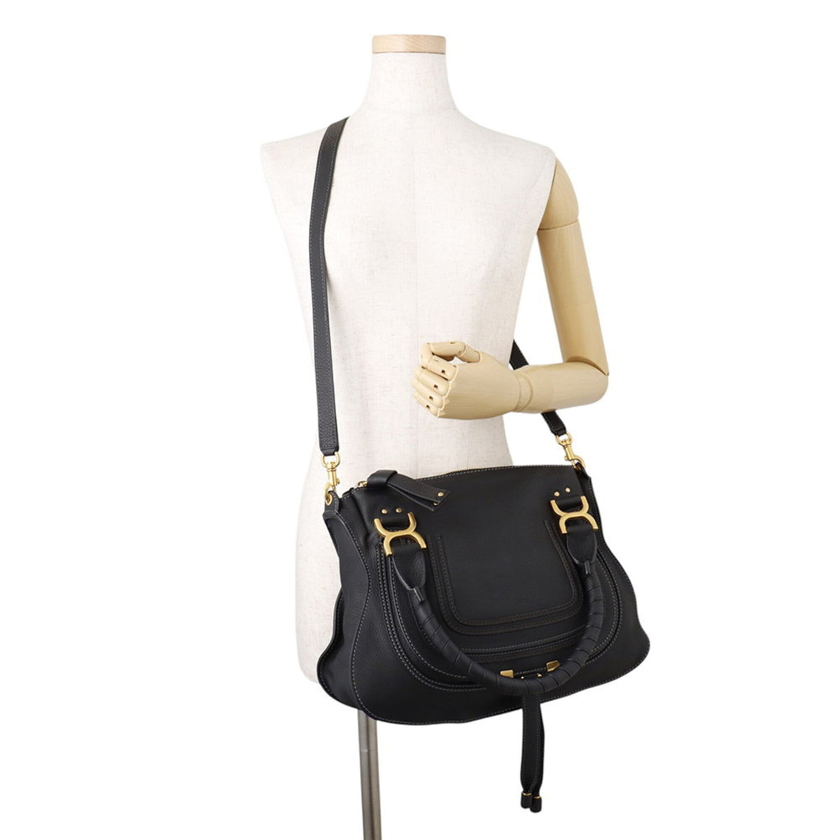 Chloé Black Leather Shoulder Bag (Pre-Owned)