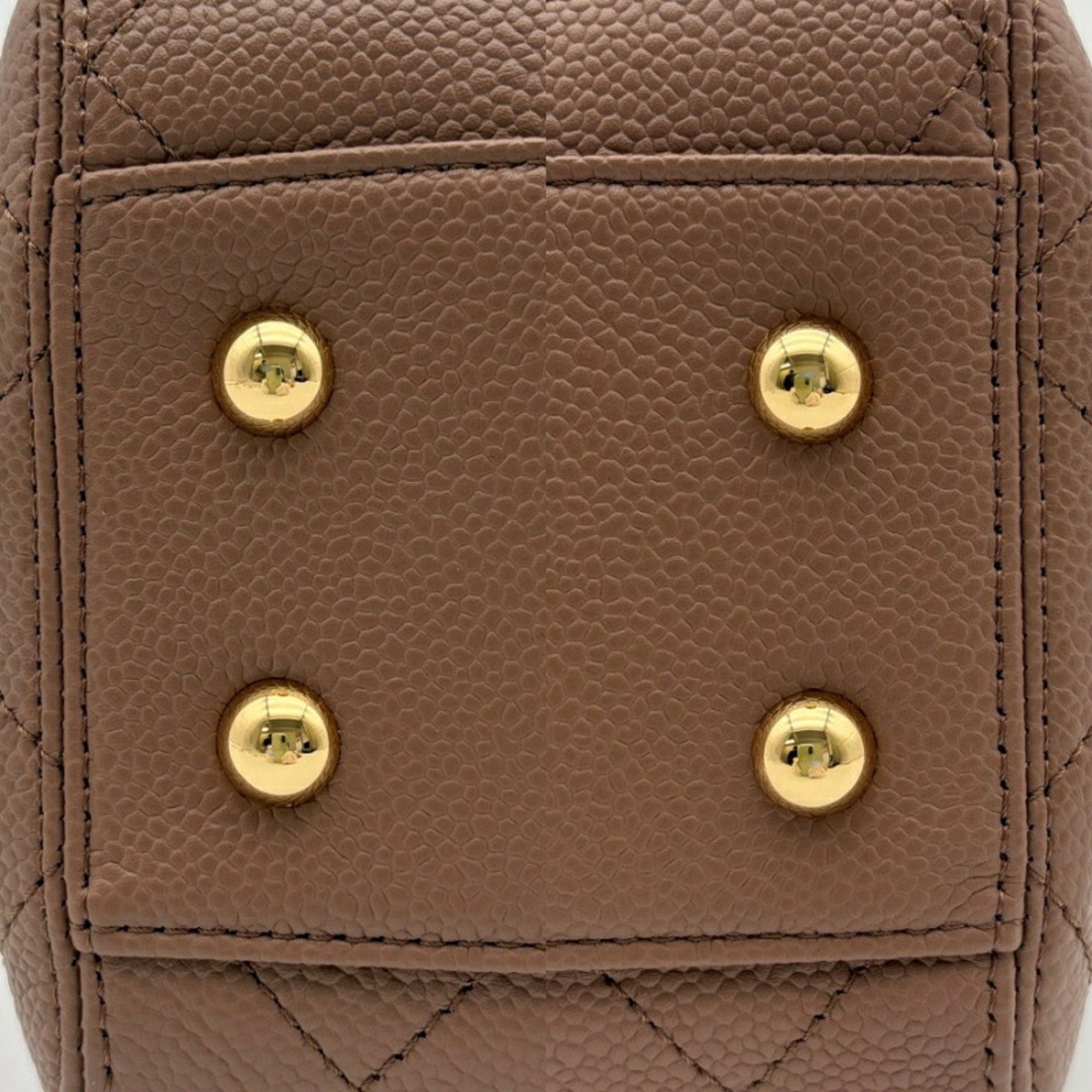 Chanel Brown Leather Shoulder Bag (Pre-Owned)