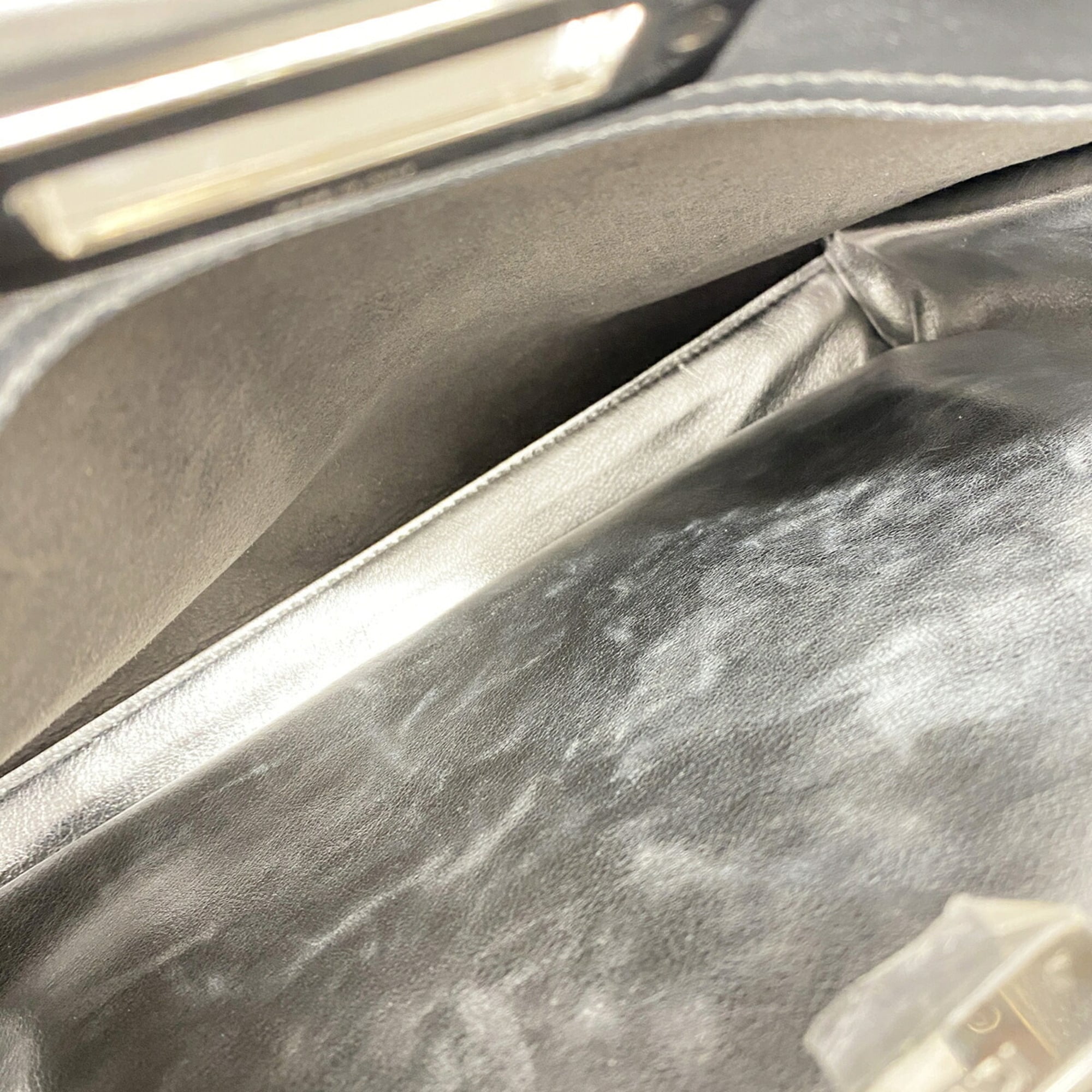 Fendi Silver Leather Handbag (Pre-Owned)