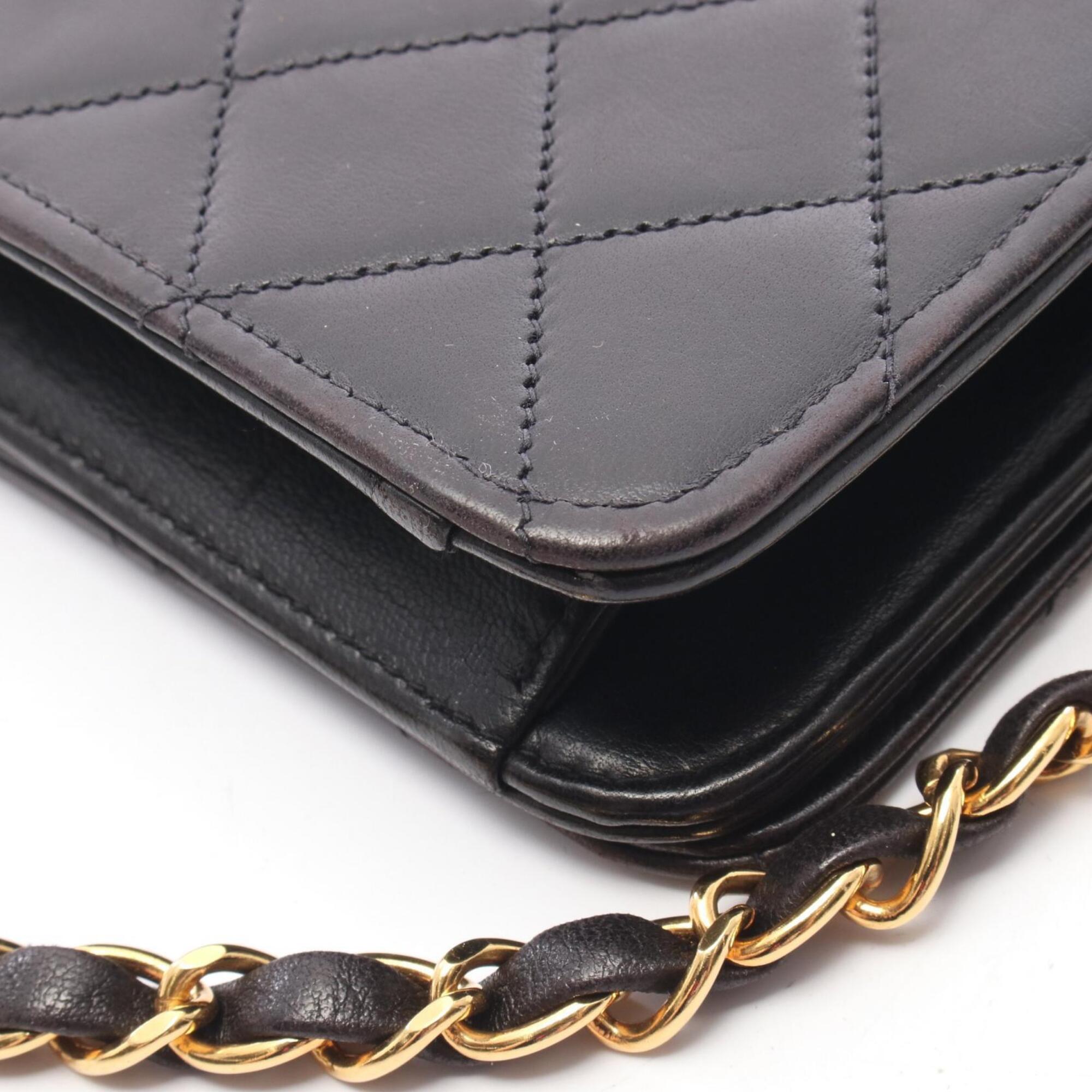 Chanel Matelasse Black Leather Handbag Shoulder Bag (Pre-Owned)