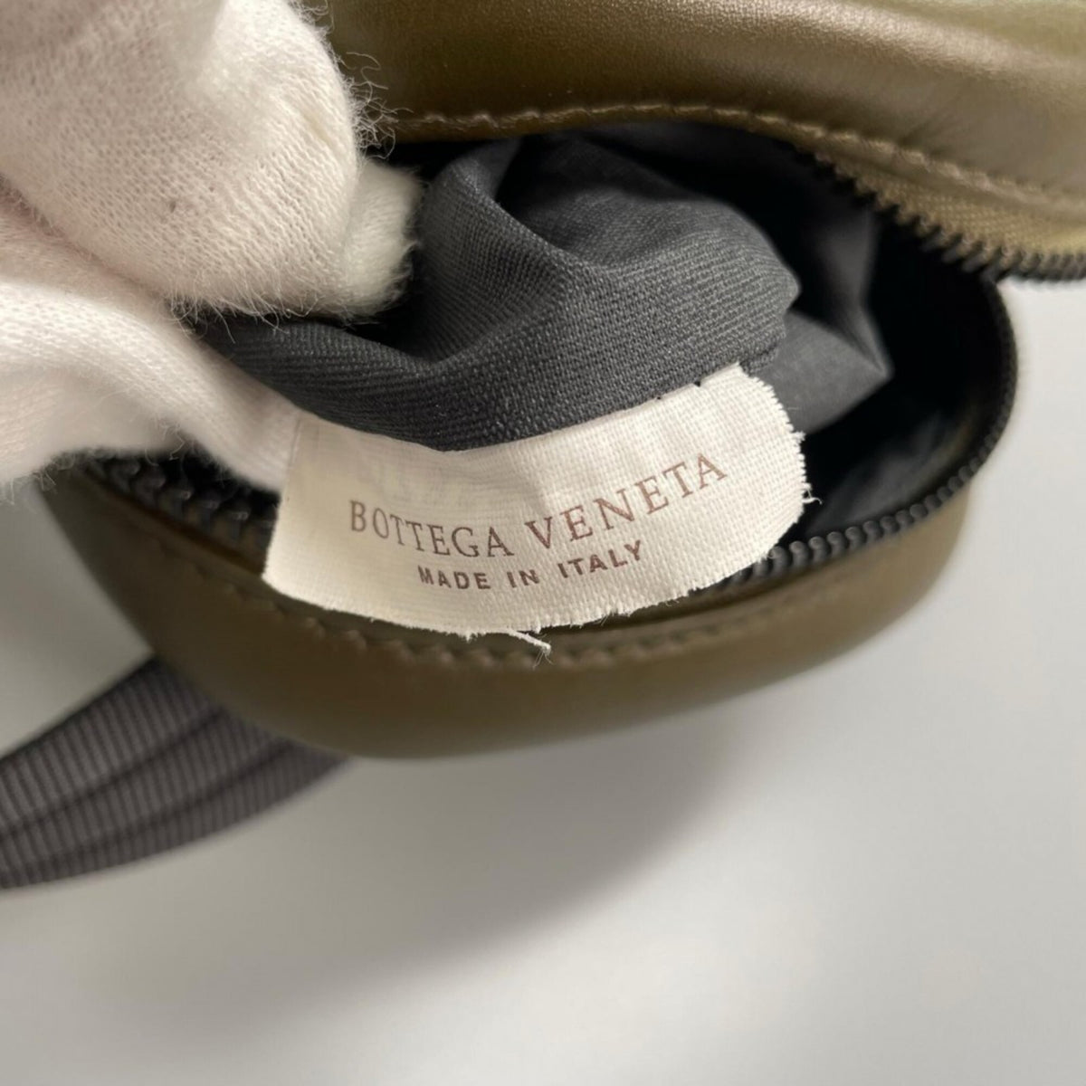 Bottega Veneta Khaki Leather Shoulder Bag (Pre-Owned)