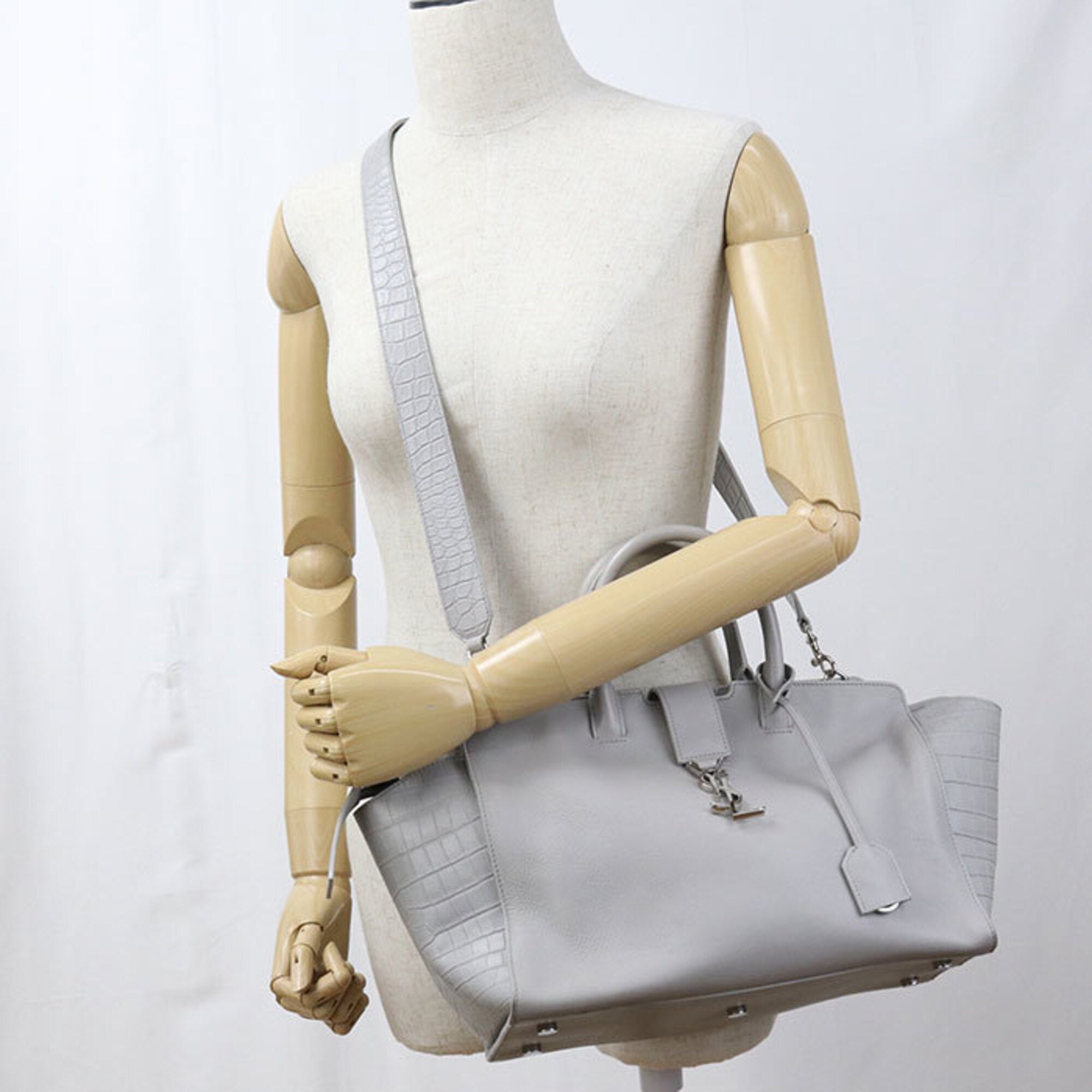 Saint Laurent Gray Leather Handbag (Pre-Owned)
