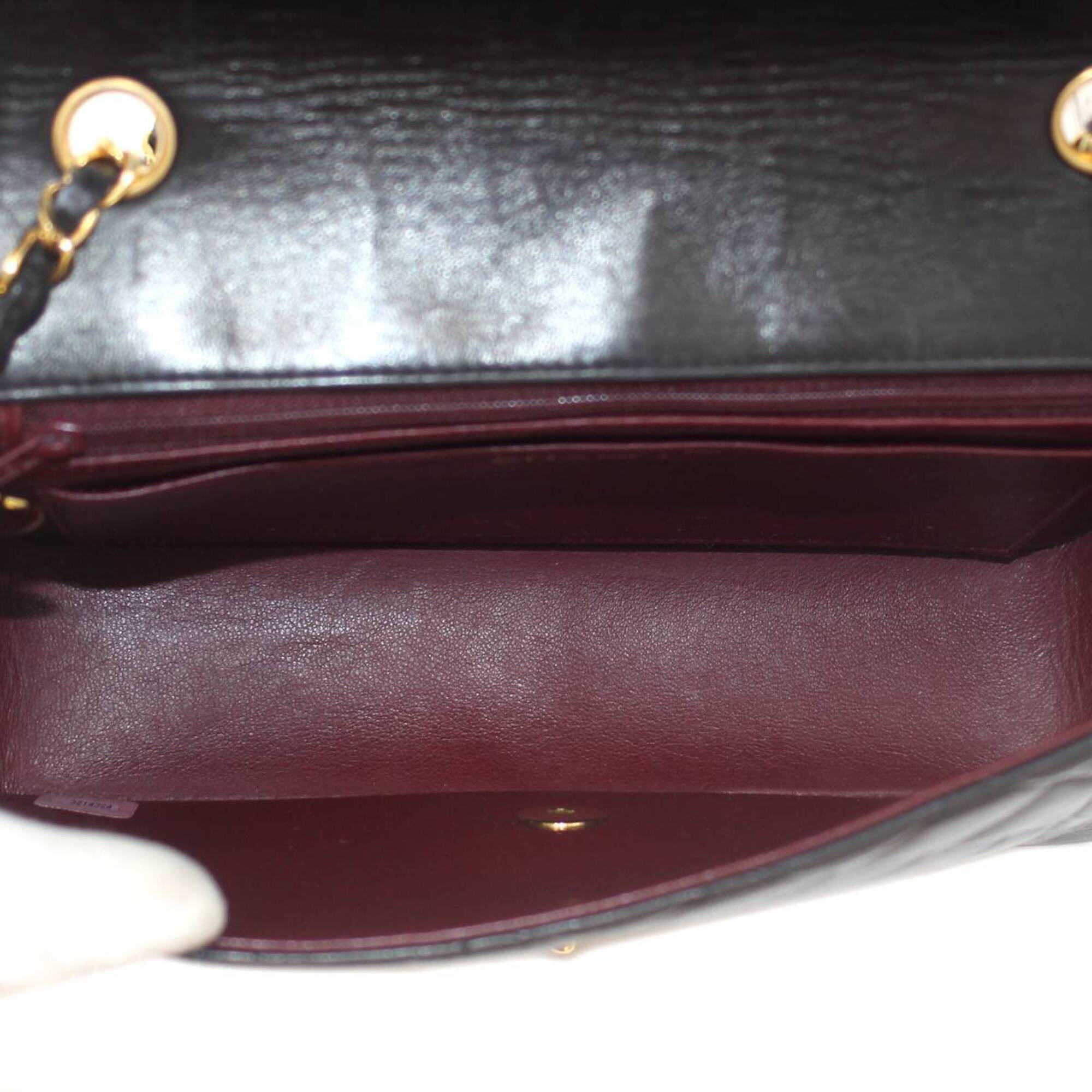 Chanel Matelasse Black Shoulder Bag (Pre-Owned)