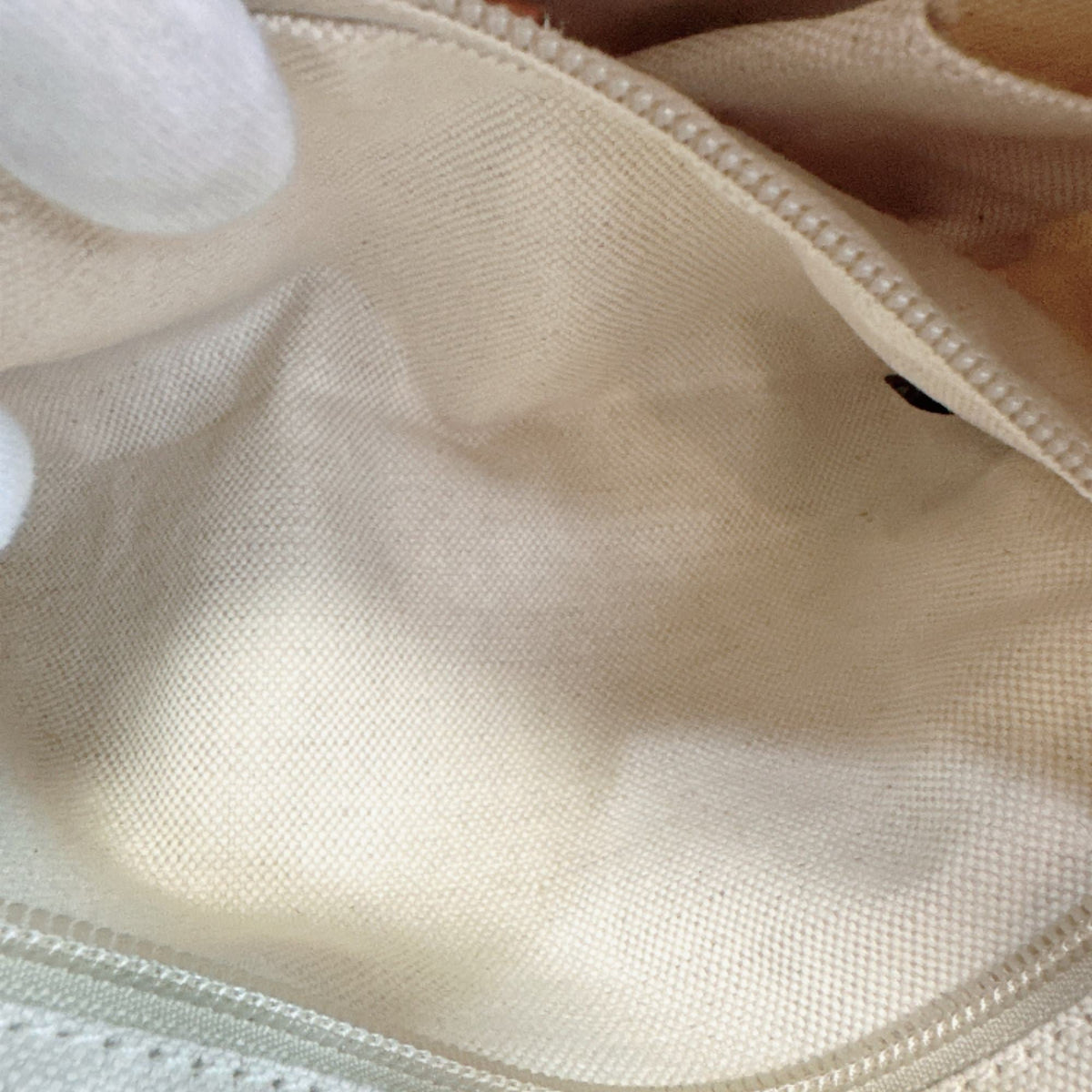 Gucci Beige Nylon Handbag Shoulder Bag (Pre-Owned)