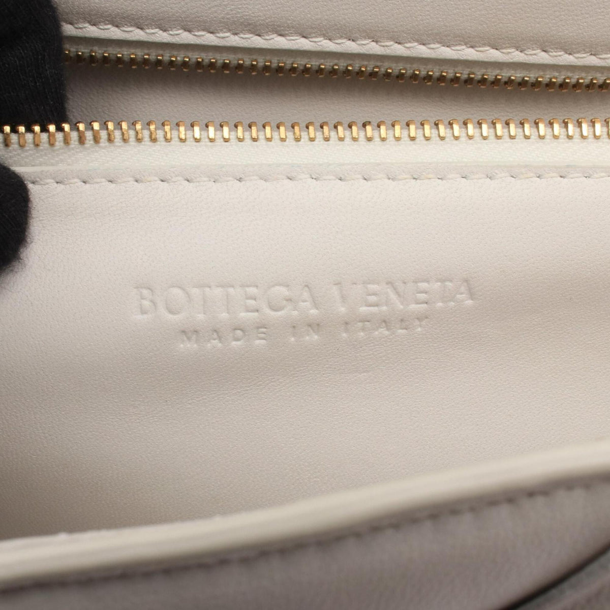 Bottega Veneta White Leather Handbag Shoulder Bag (Pre-Owned)