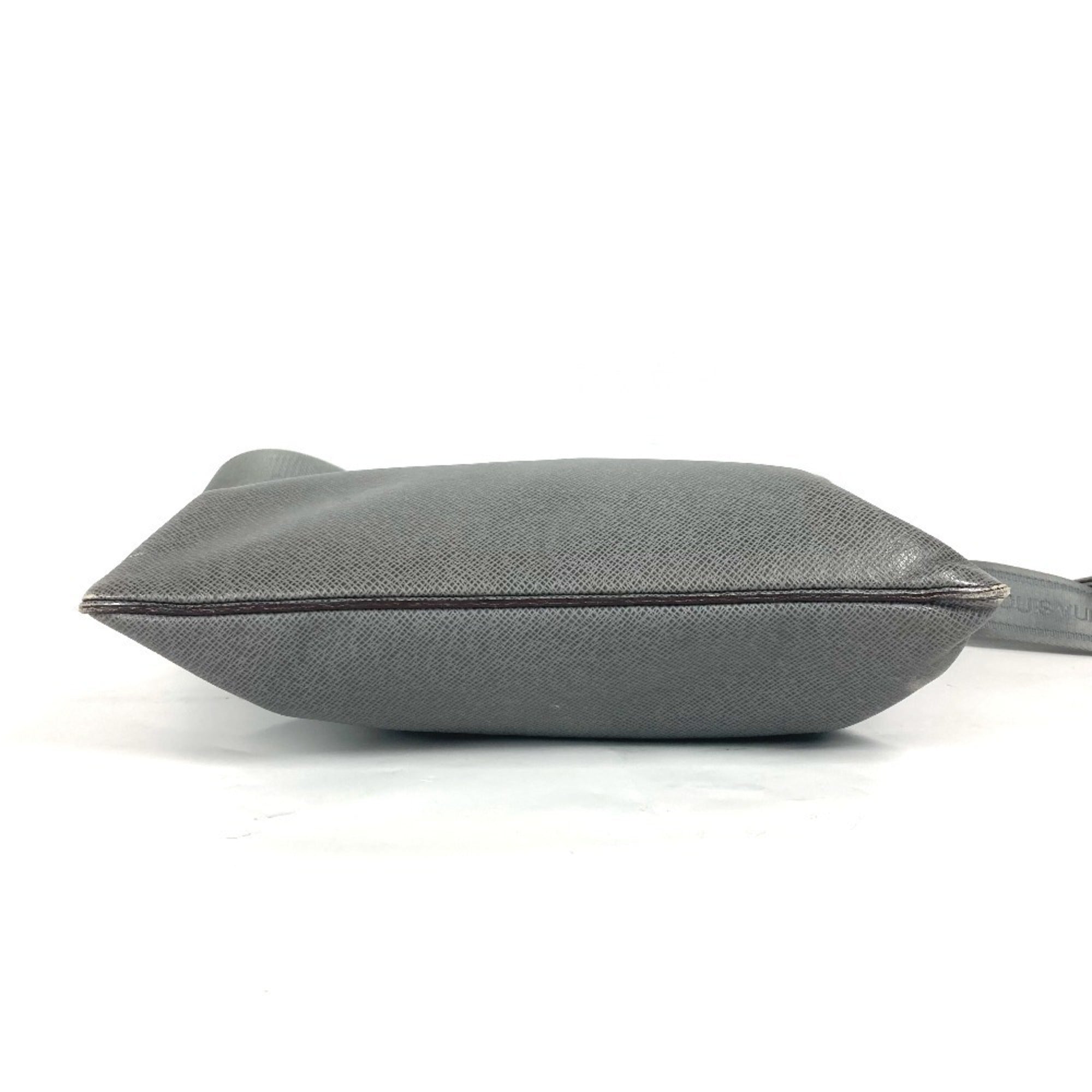 Louis Vuitton Gray Taiga Leather Pochette Shoulder Bag (Pre-Owned)