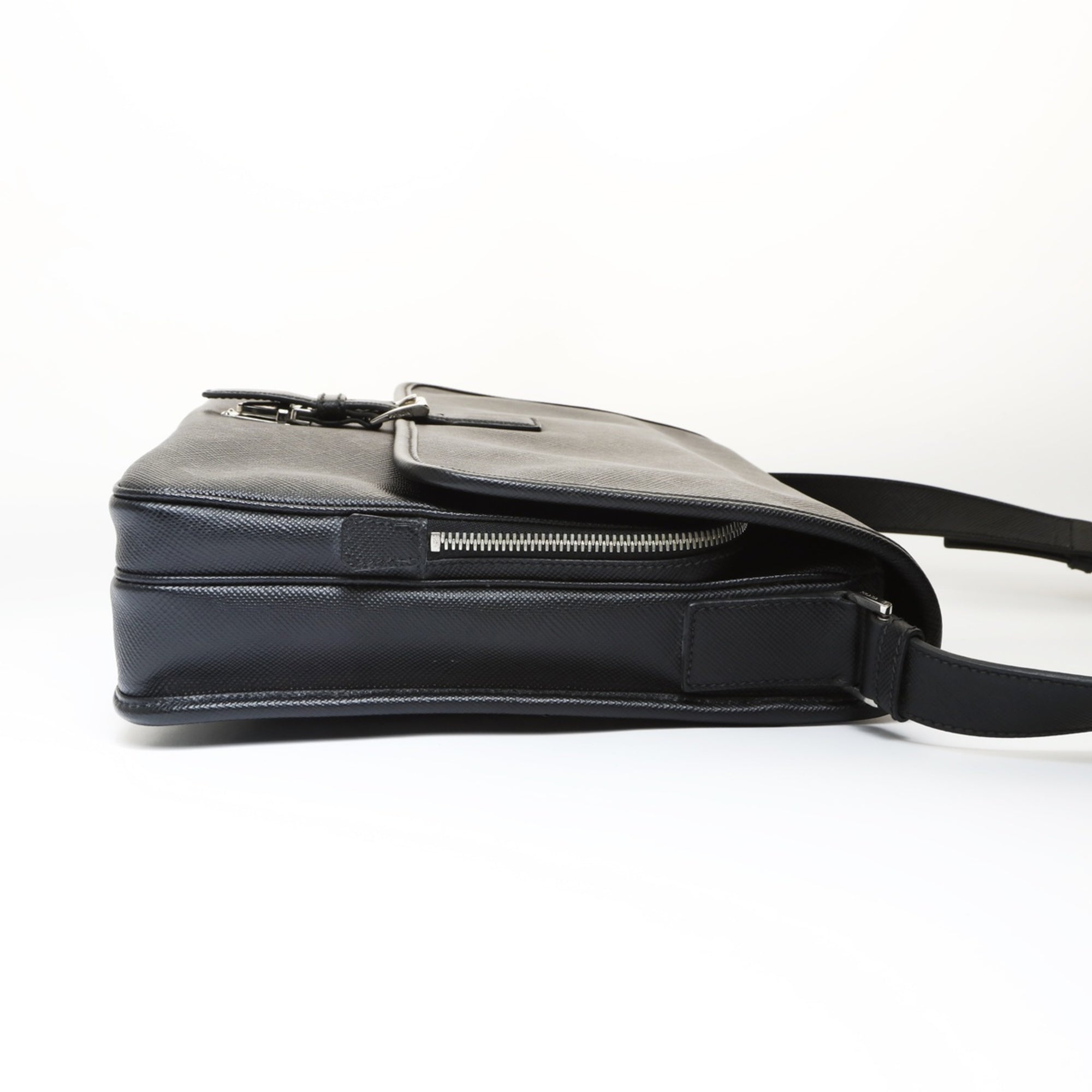 Prada Saffiano Black Leather Shoulder Bag (Pre-Owned)