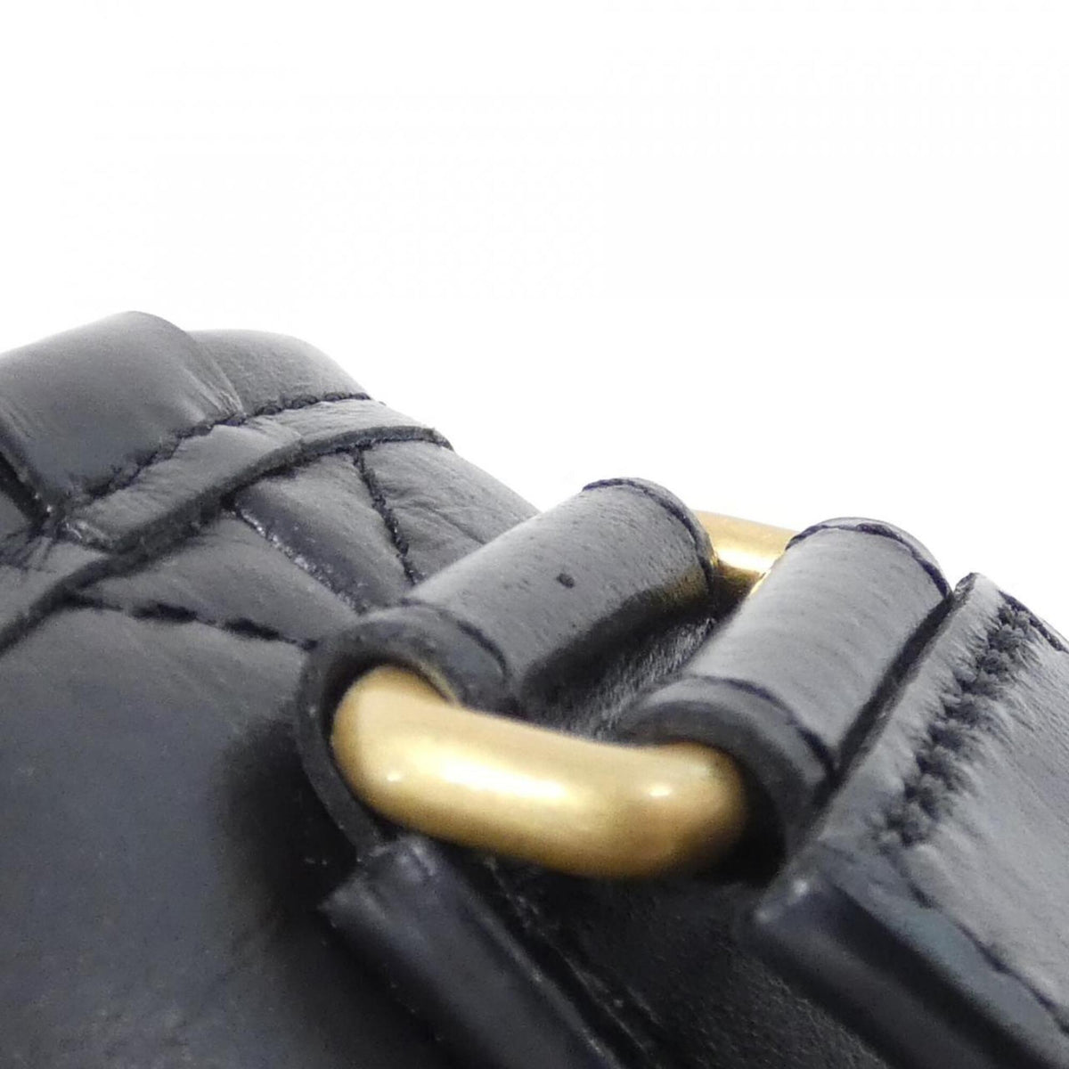 Chanel Black Leather Shoulder Bag (Pre-Owned)