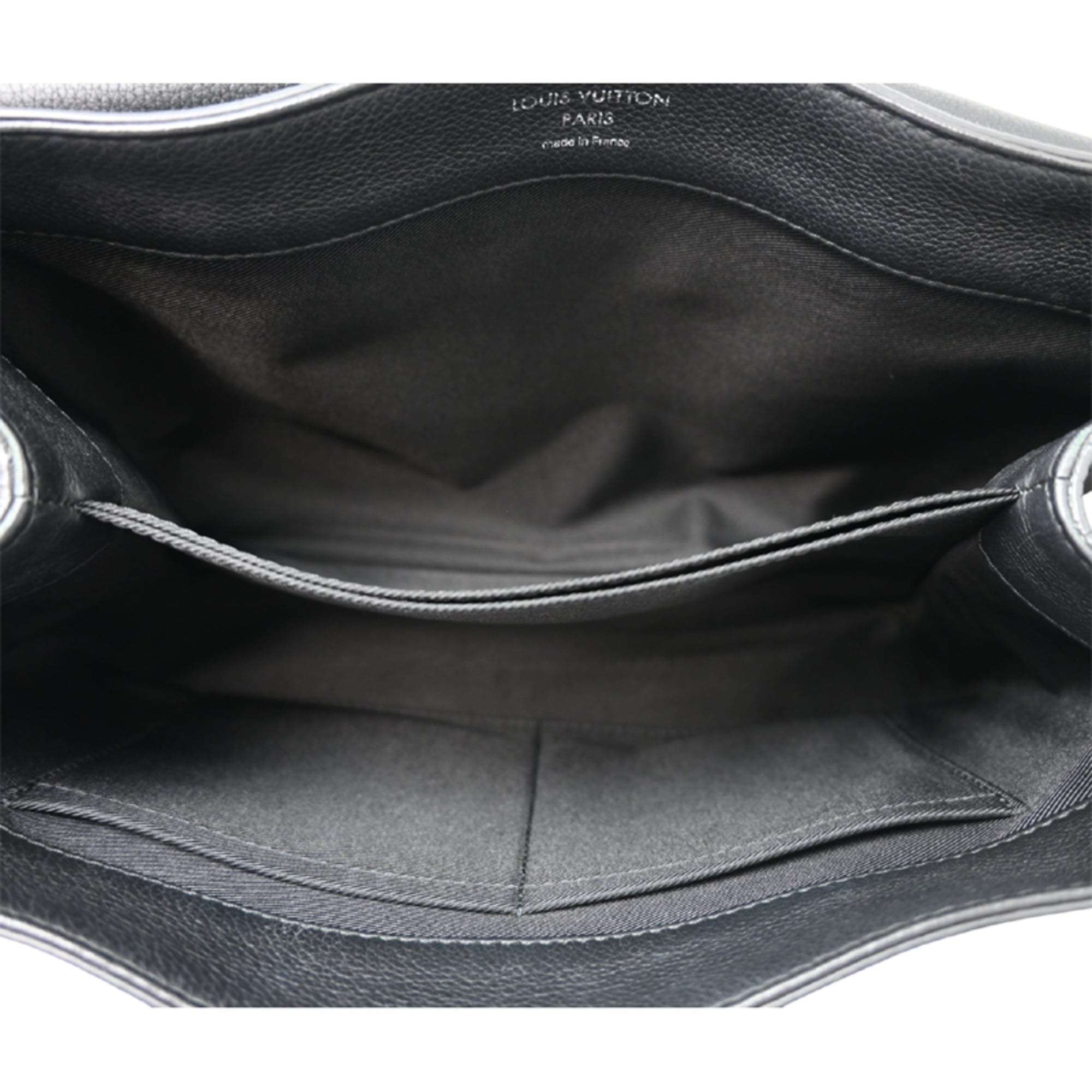 Louis Vuitton Noir Leather Handbag (Pre-Owned)