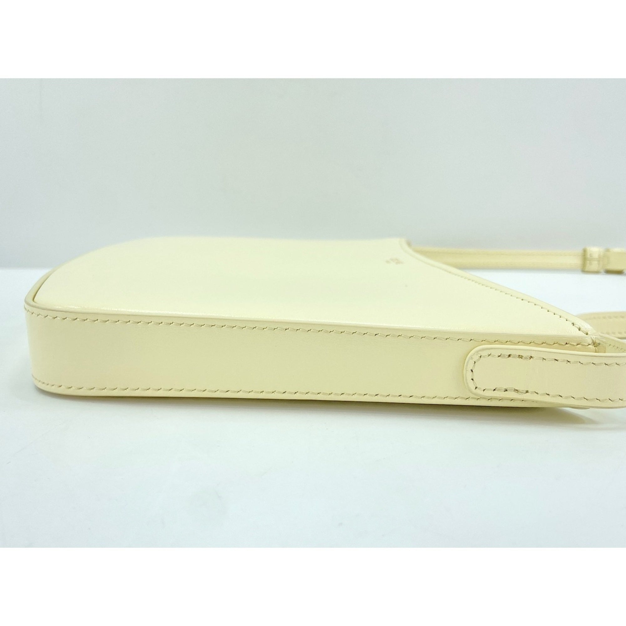 Celine Beige Leather Shoulder Bag (Pre-Owned)