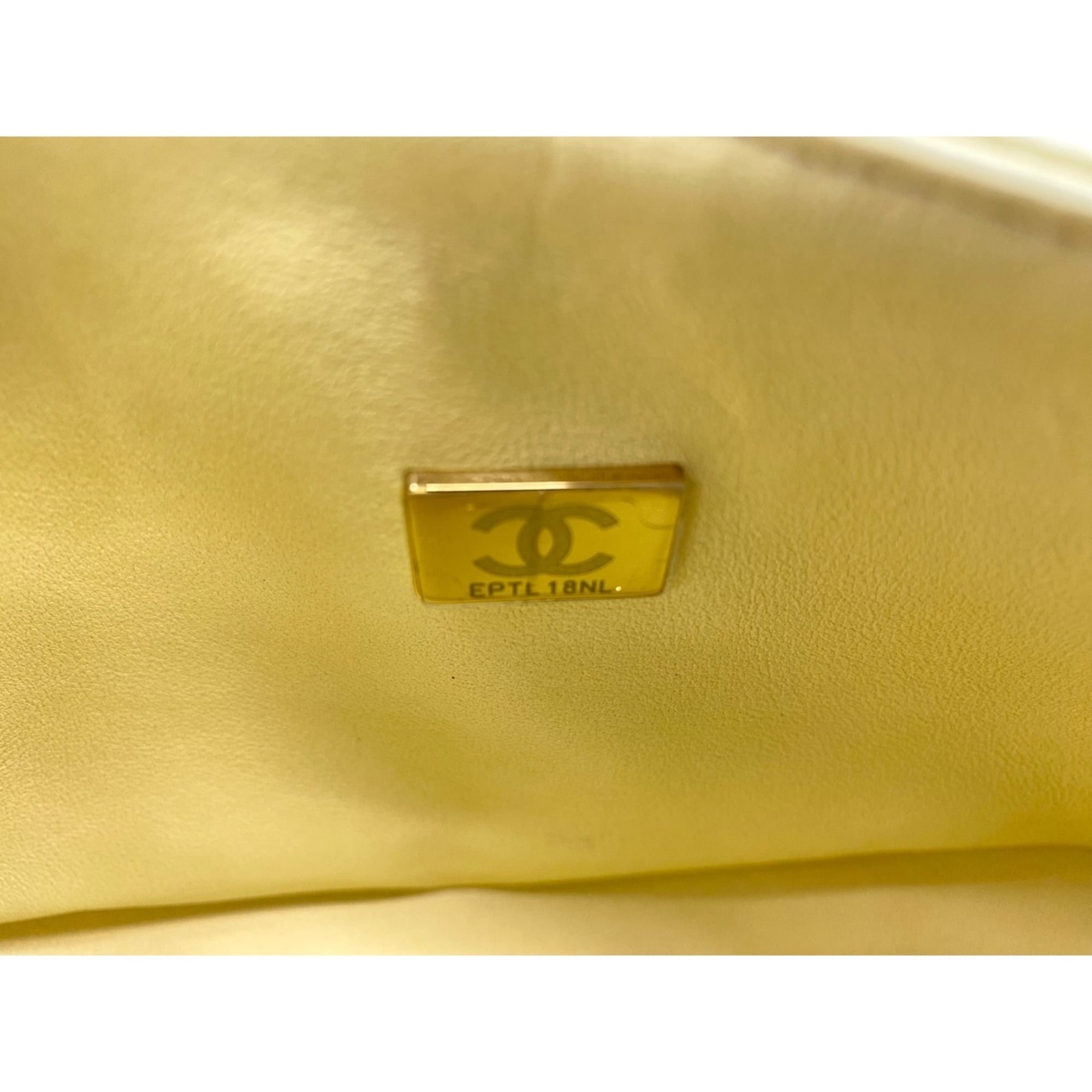 Chanel Matelasse Yellow Shoulder Bag (Pre-Owned)