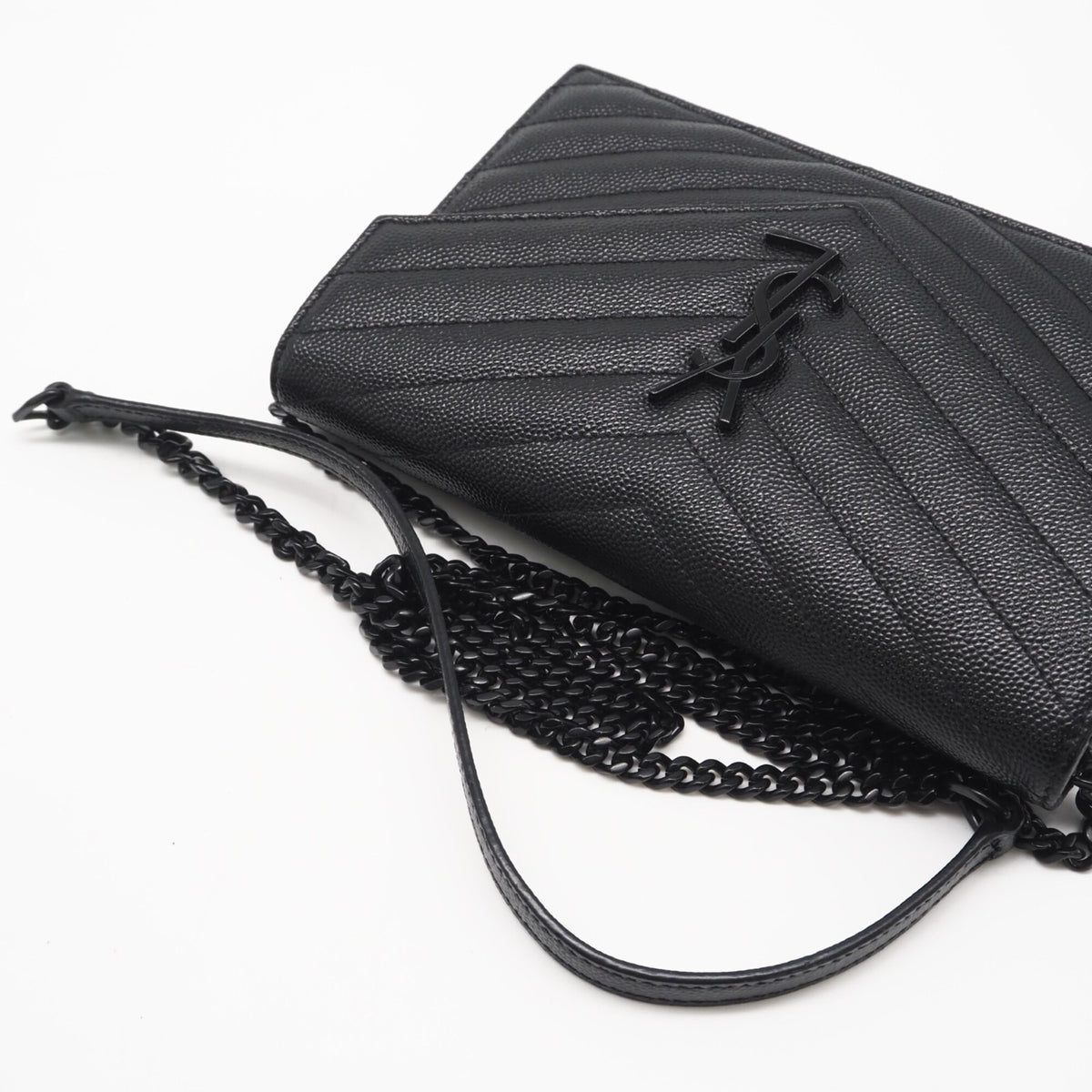 Yves Saint Laurent Cassandre Black Leather Shoulder Bag (Pre-Owned)