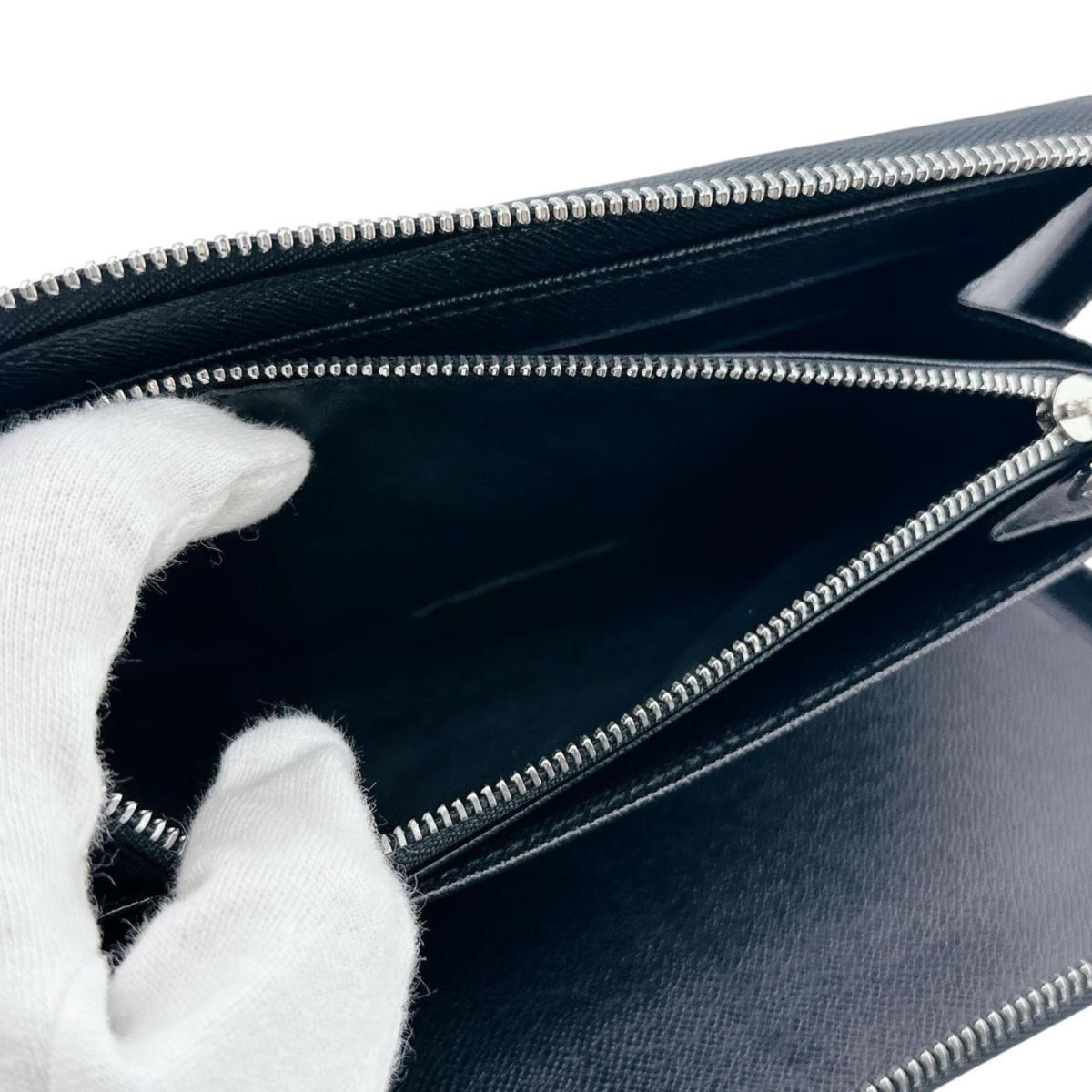 Louis Vuitton Noir Epi Leather Long Wallet (Bi-Fold) (Pre-Owned)