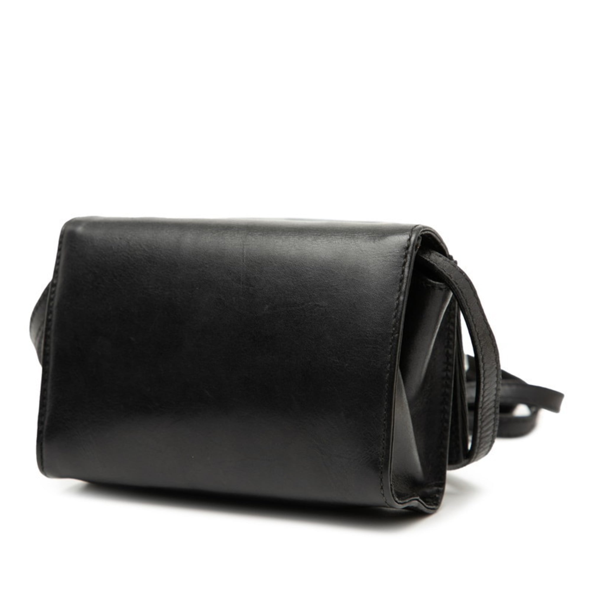 Salvatore Ferragamo Black Leather Shoulder Bag (Pre-Owned)