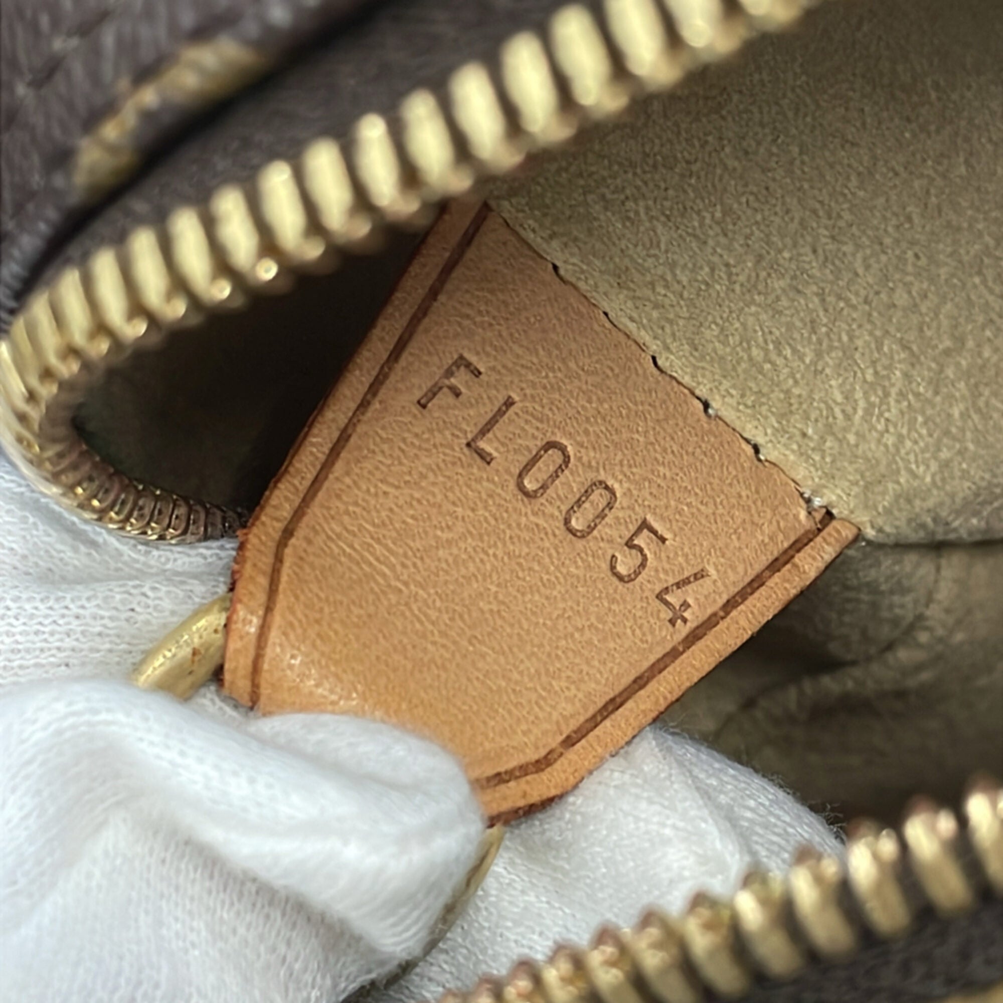 Louis Vuitton Brown Monogram Monogram Shoulder Bag (Pre-Owned)