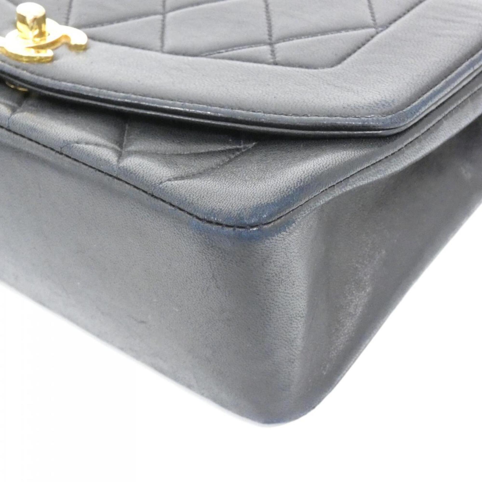 Chanel Black Leather Shoulder Bag (Pre-Owned)