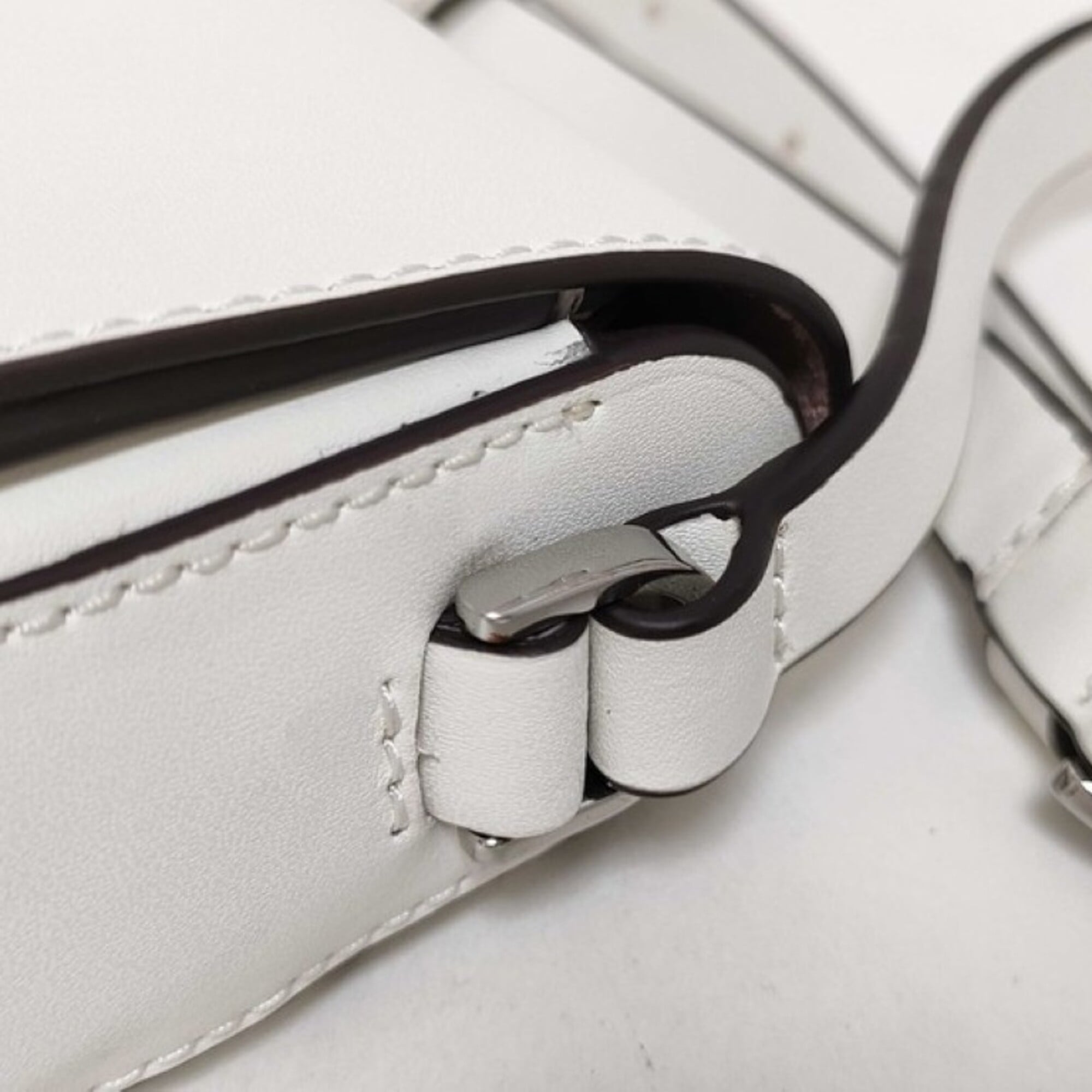 Kate Spade White Leather Shoulder Bag (Pre-Owned)