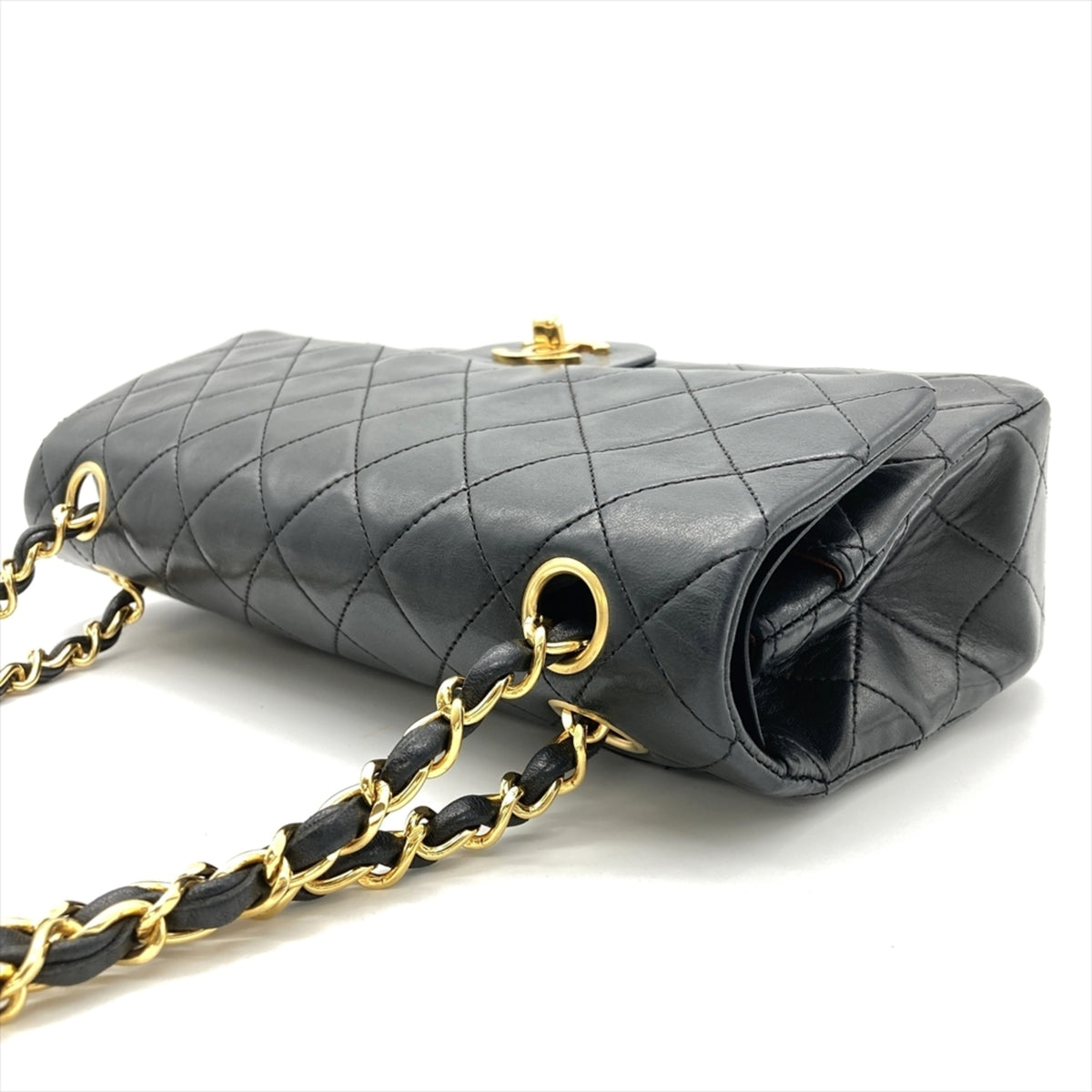 Chanel Black Shoulder Bag (Pre-Owned)