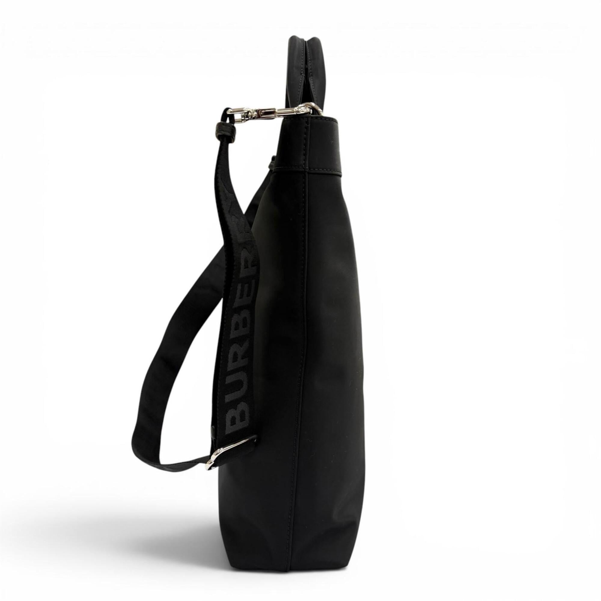 Burberry Black Nylon Tote Bag (Pre-Owned)