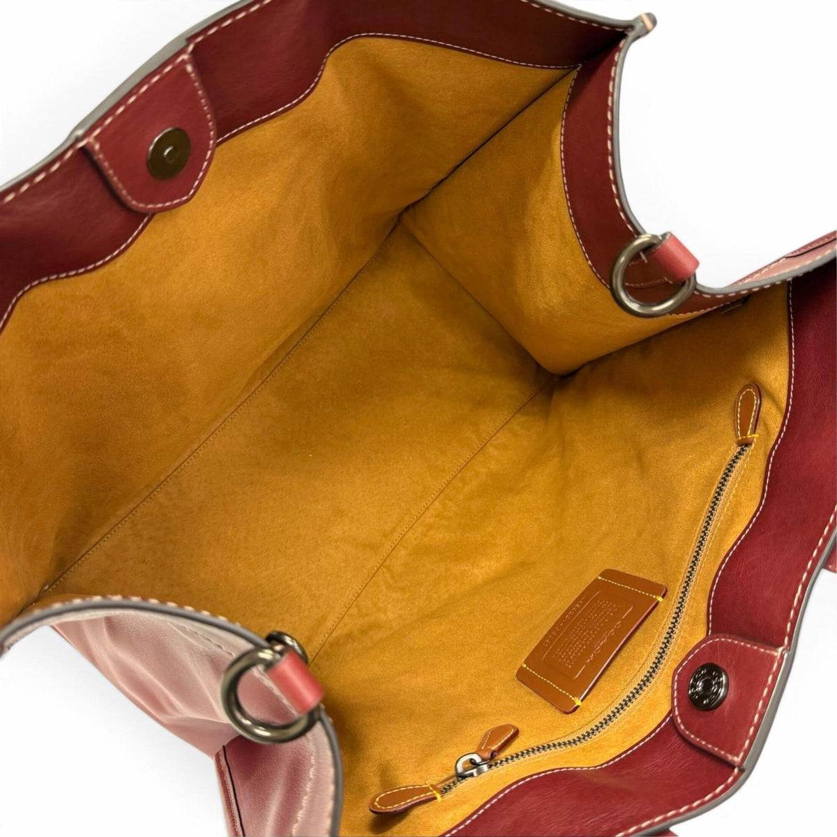 Coach Wine Leather Shoulder Bag (Pre-Owned)