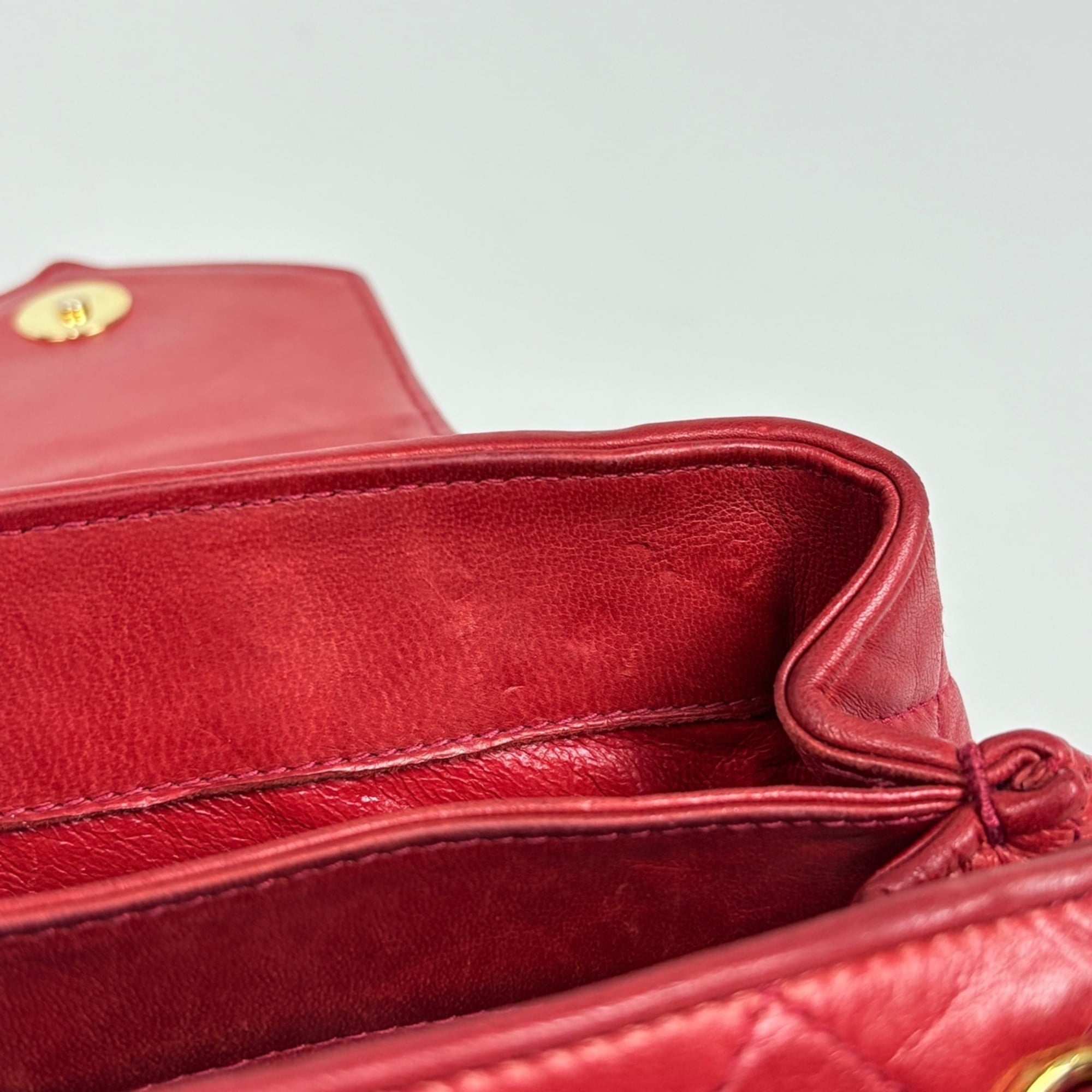 Chanel Red Color Leather Shoulder Bag (Pre-Owned)