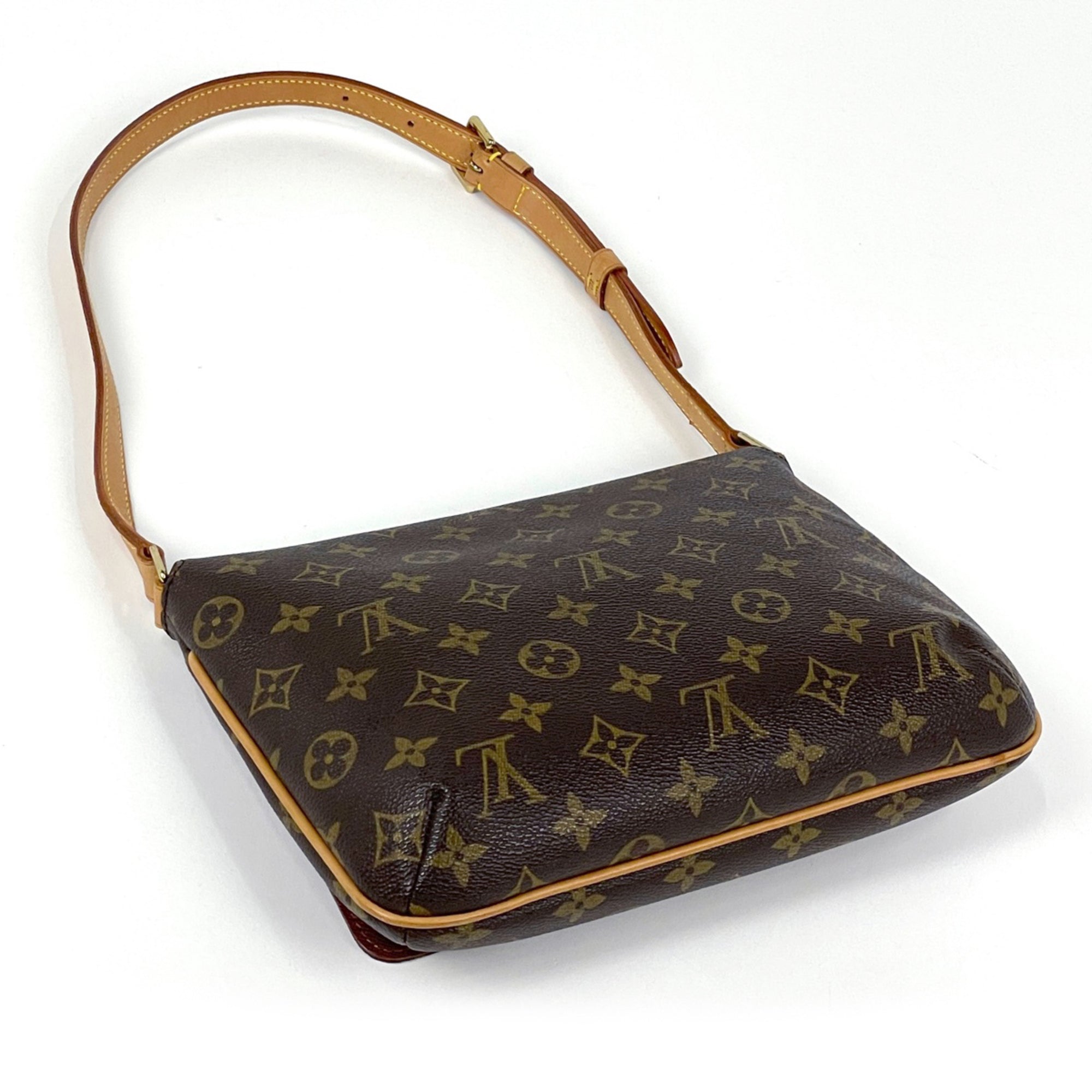 Louis Vuitton Brown Monogram Monogram Shoulder Bag (Pre-Owned)