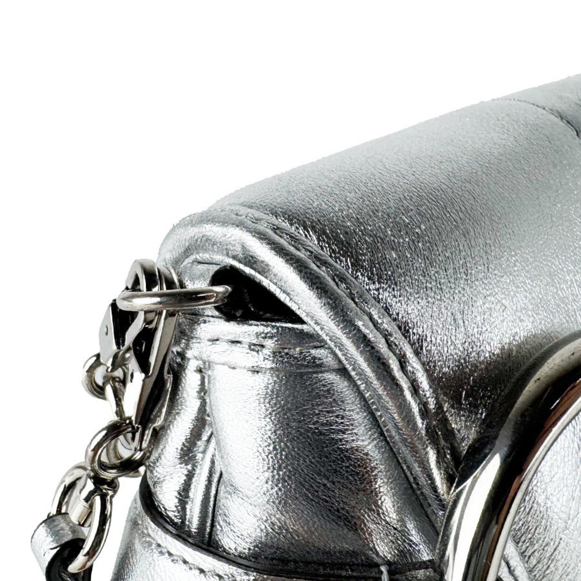 Gucci Silver Leather Shoulder Bag (Pre-Owned)