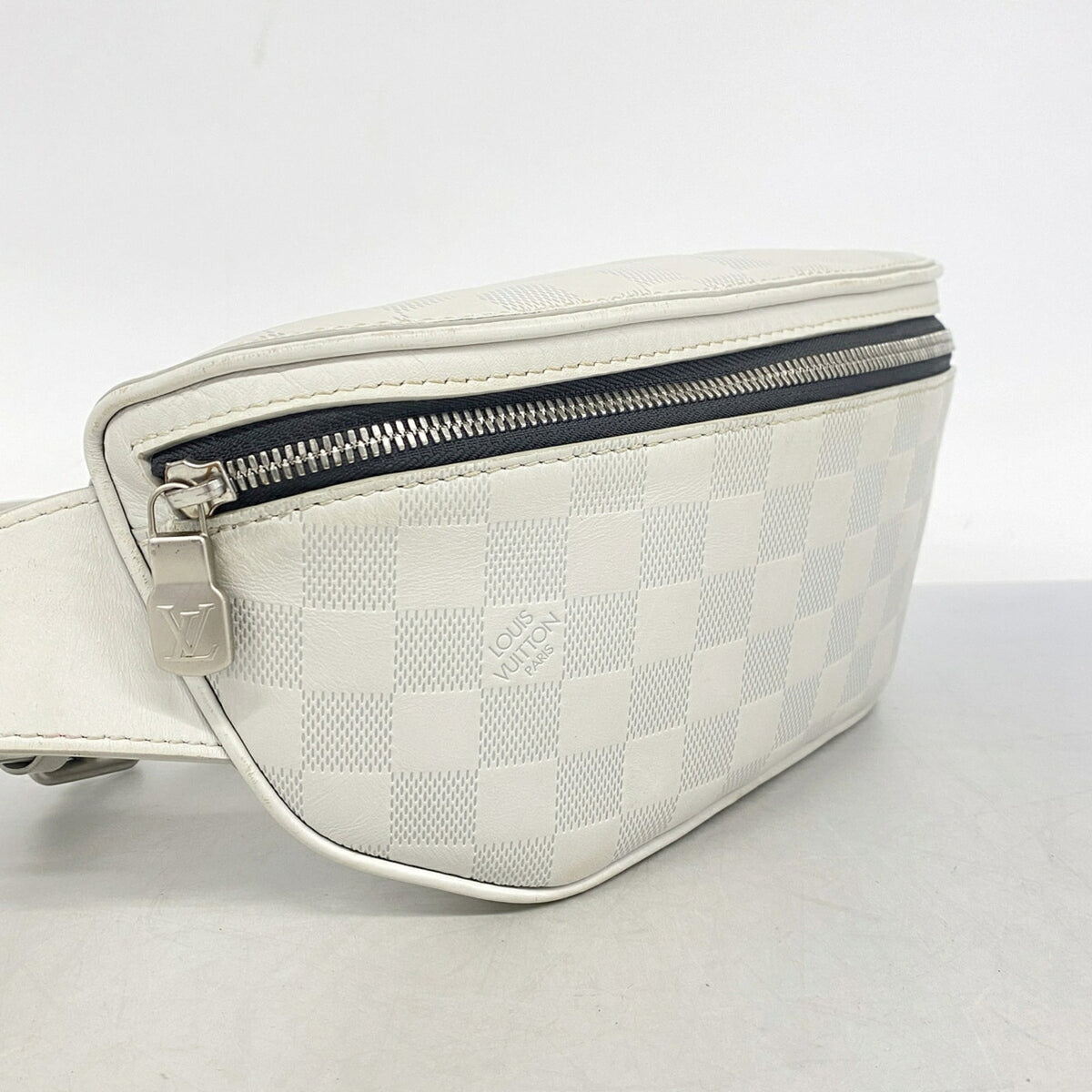 Louis Vuitton Blanc Fanny Pack (Pre-Owned)
