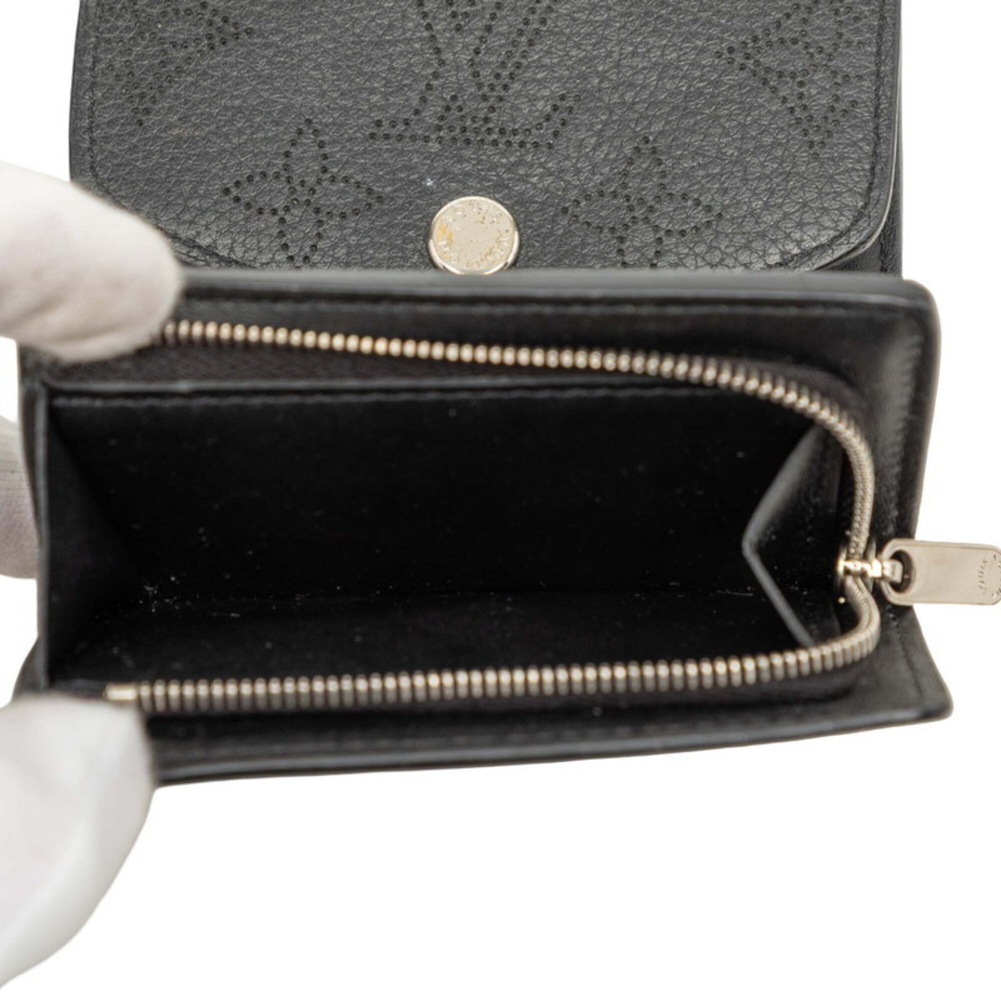 Louis Vuitton Black Noir Leather Wallet (Tri-Fold) (Pre-Owned)