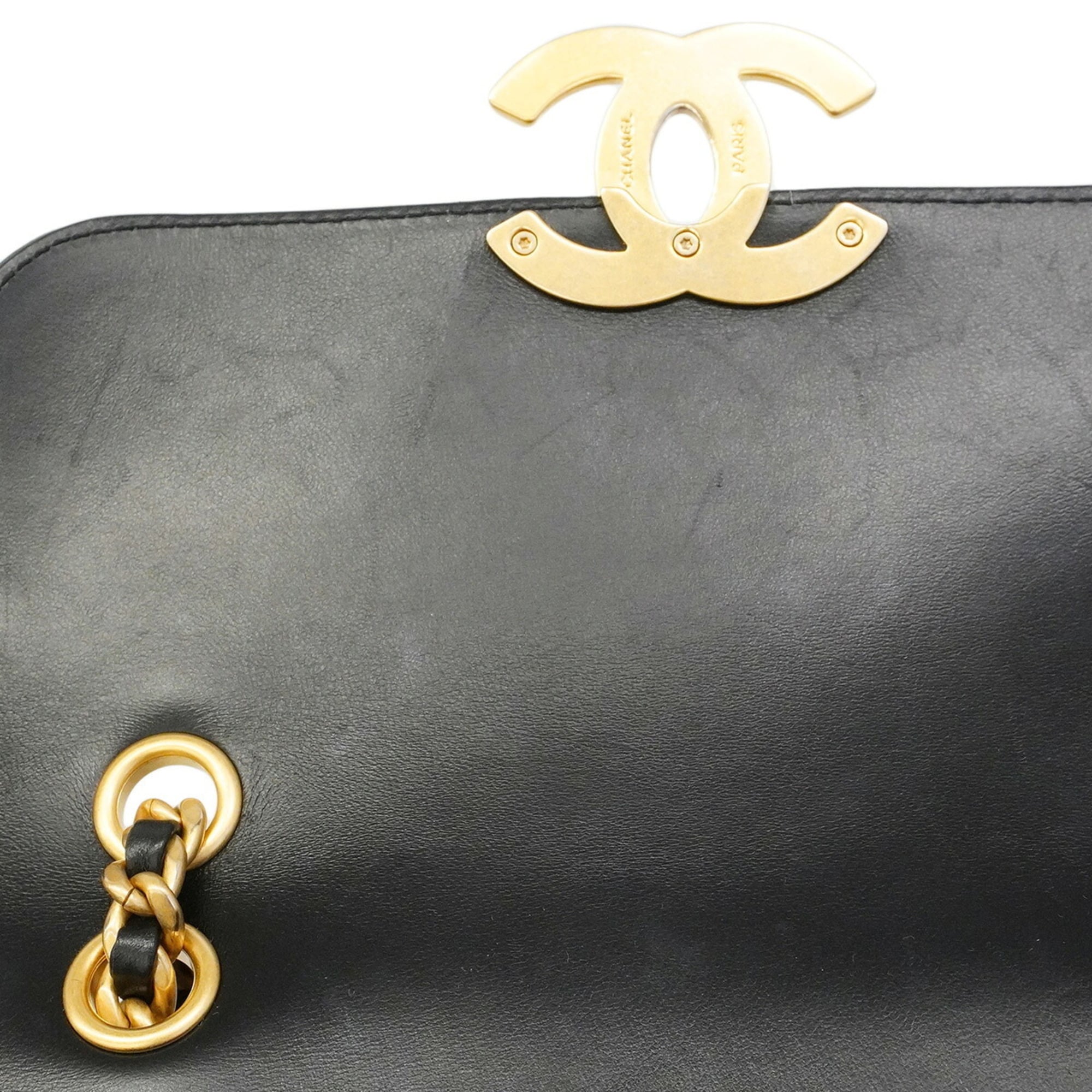 Chanel Black Leather Shoulder Bag (Pre-Owned)